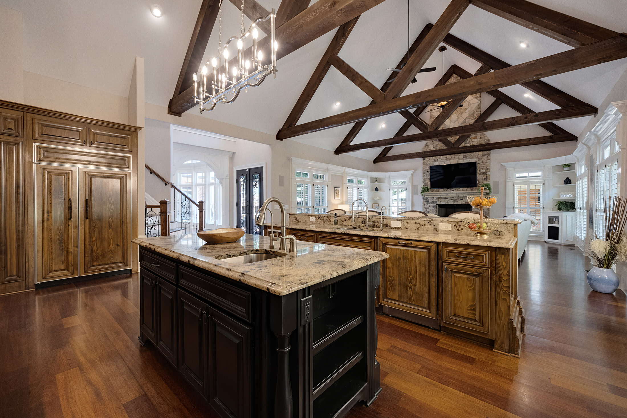  Impressive Brick Estate on a Private Wooded 1+/- Acre Lot in The Manor - 物件實景