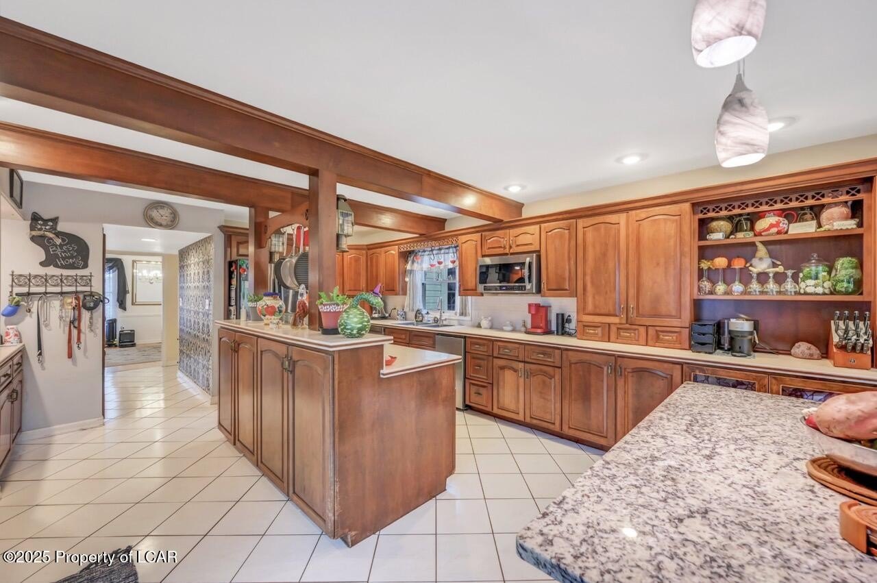 Sugarloaf, Pennsylvania, 18249, United States, 4 Bedrooms Bedrooms, ,3 BathroomsBathrooms,Residential,For Sale,1996756