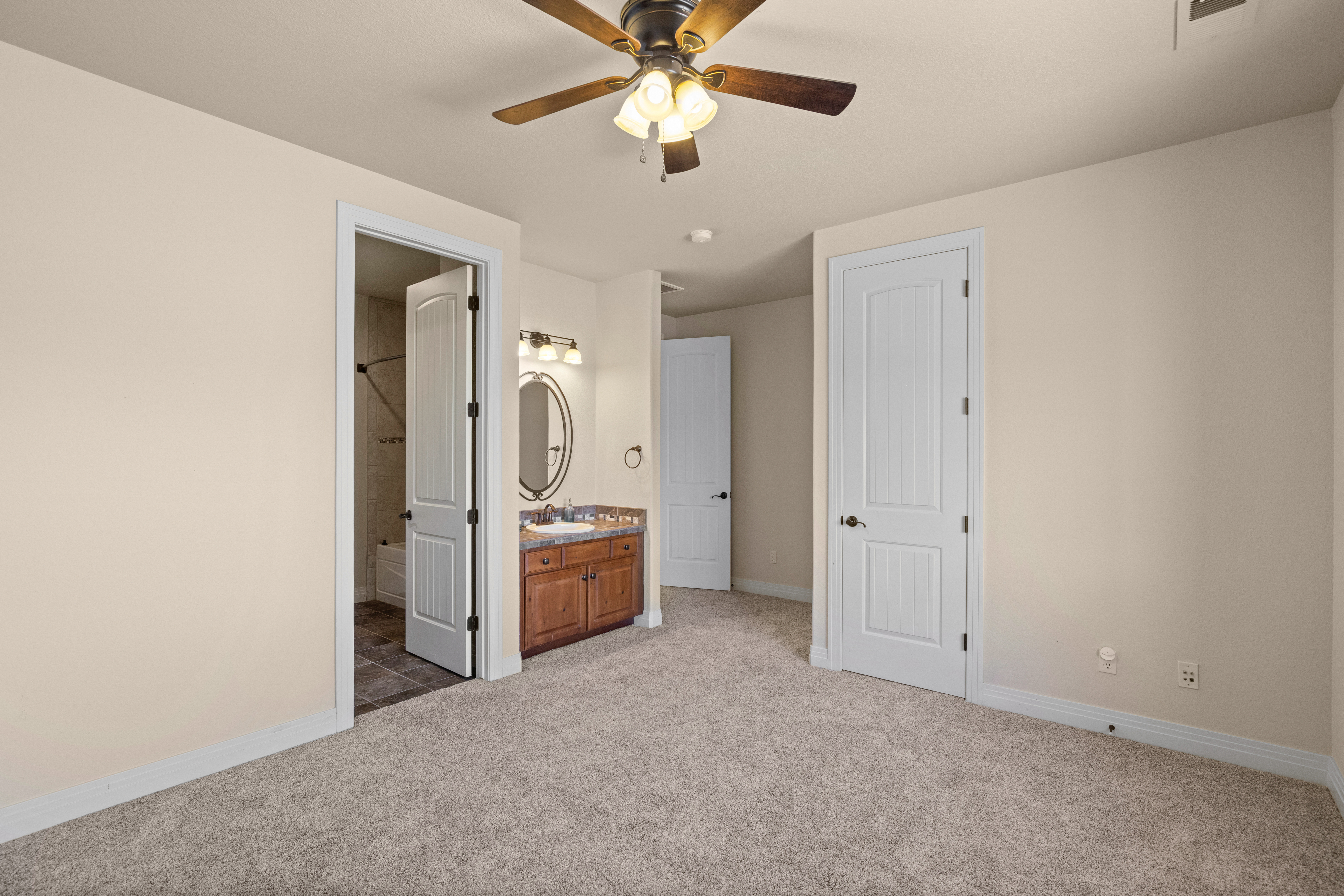  Set on 2.35 acres in Spring Valley Ranch - 物件實景