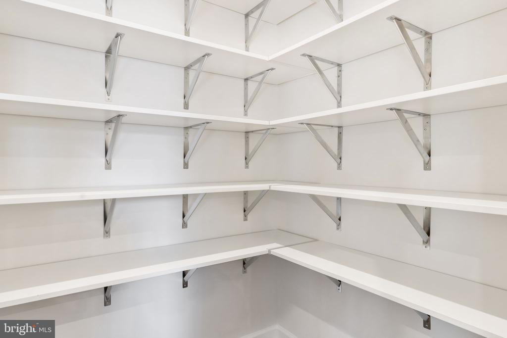 Glen Allen, Virginia, 23060, United States, 4 Bedrooms Bedrooms, ,3 BathroomsBathrooms,Residential,For Sale,1988875