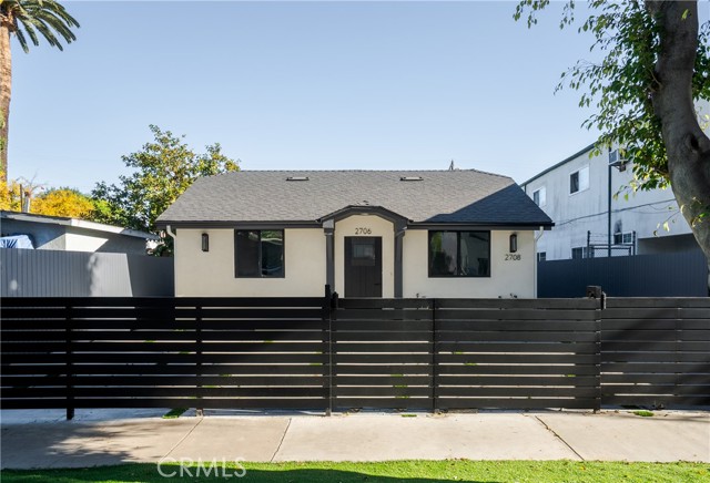 Los Angeles, California, 90016, United States, 7 Bedrooms Bedrooms, ,4 BathroomsBathrooms,Residential,For Sale,2006149