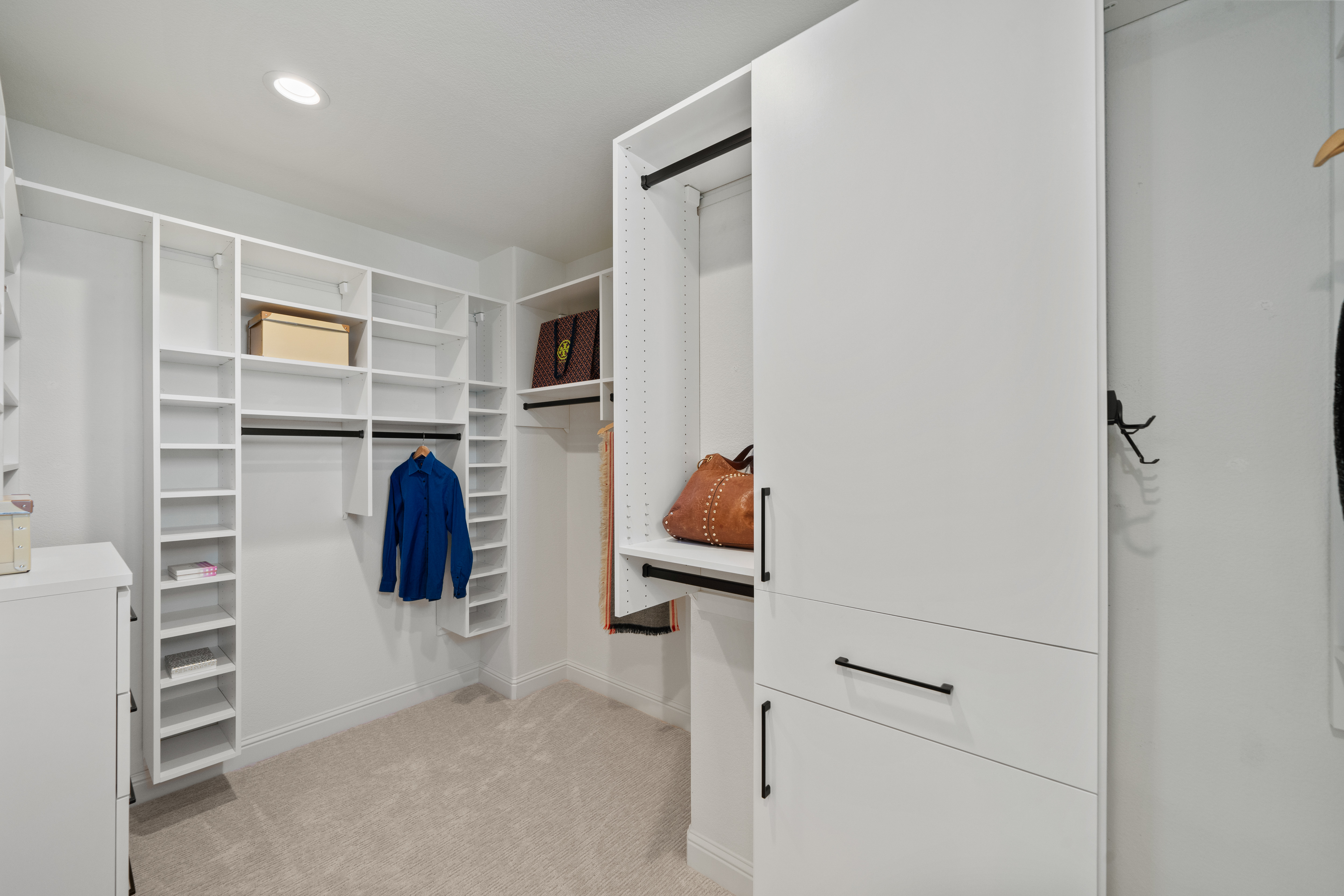  A Beautifully Appointed Patterson Ranch Home Offering Effortless Modern Living - 物件實景