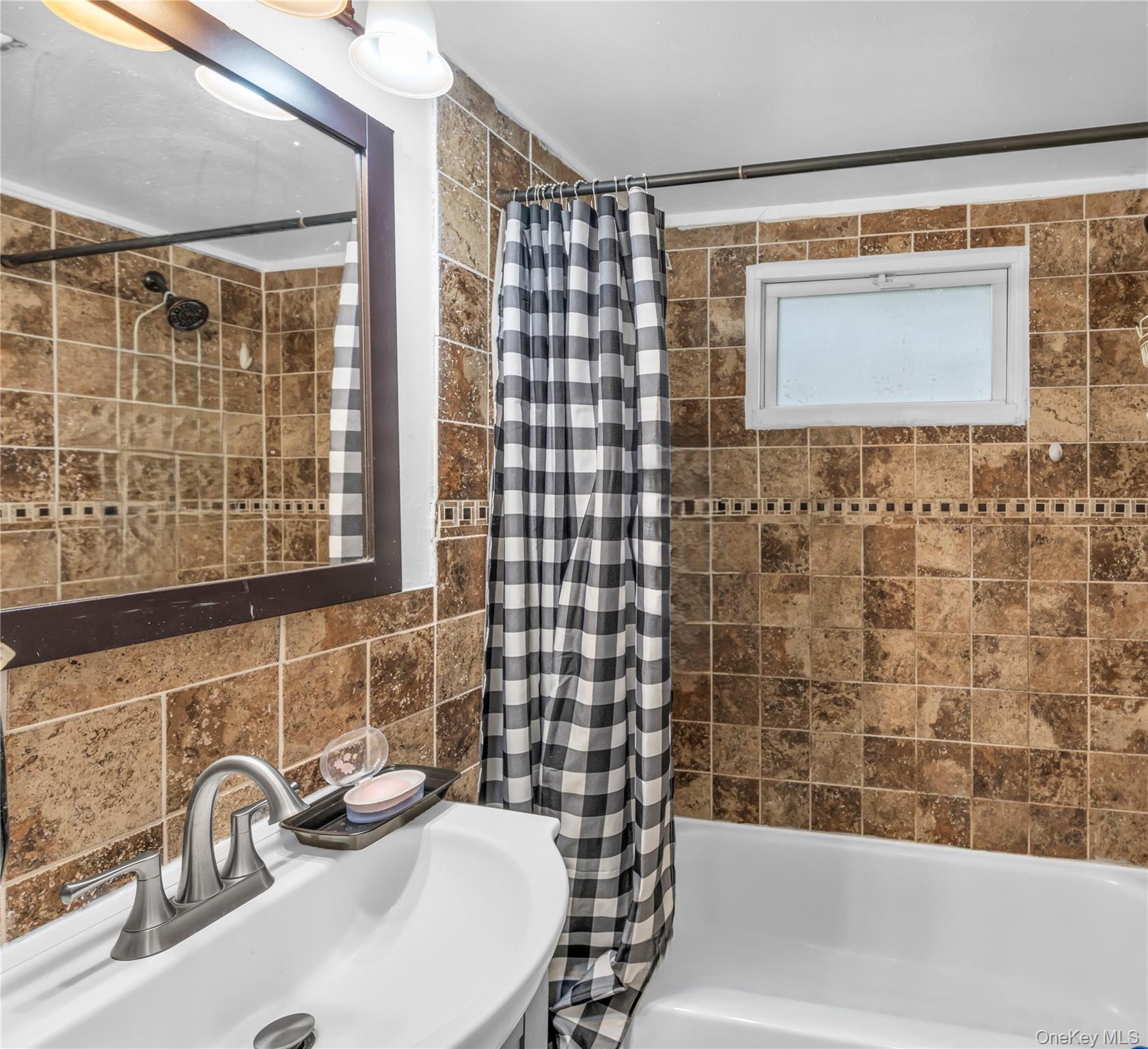 Mastic, New York, 11950, United States, 4 Bedrooms Bedrooms, ,3 BathroomsBathrooms,Residential,For Sale,1990878