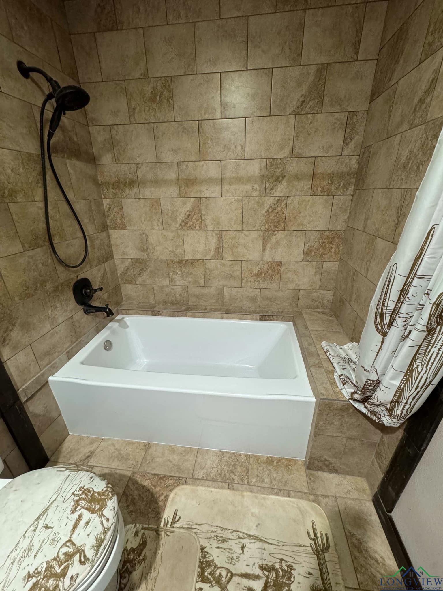 Nacogdoches, Texas, 75964, United States, 4 Bedrooms Bedrooms, ,4 BathroomsBathrooms,Residential,For Sale,1708652