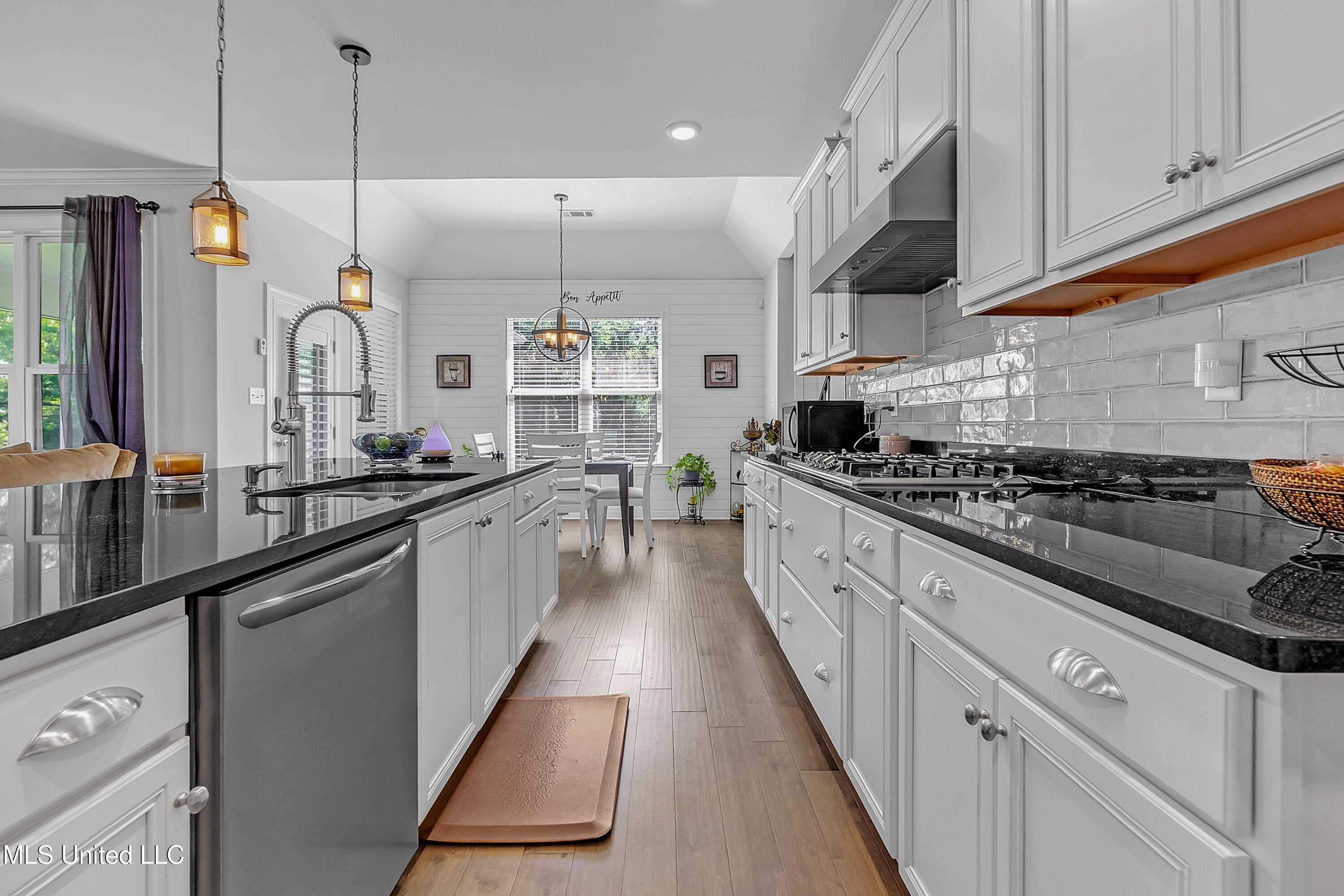 Olive Branch, Mississippi, 38654, United States, 4 Bedrooms Bedrooms, ,3 BathroomsBathrooms,Residential,For Sale,1915801
