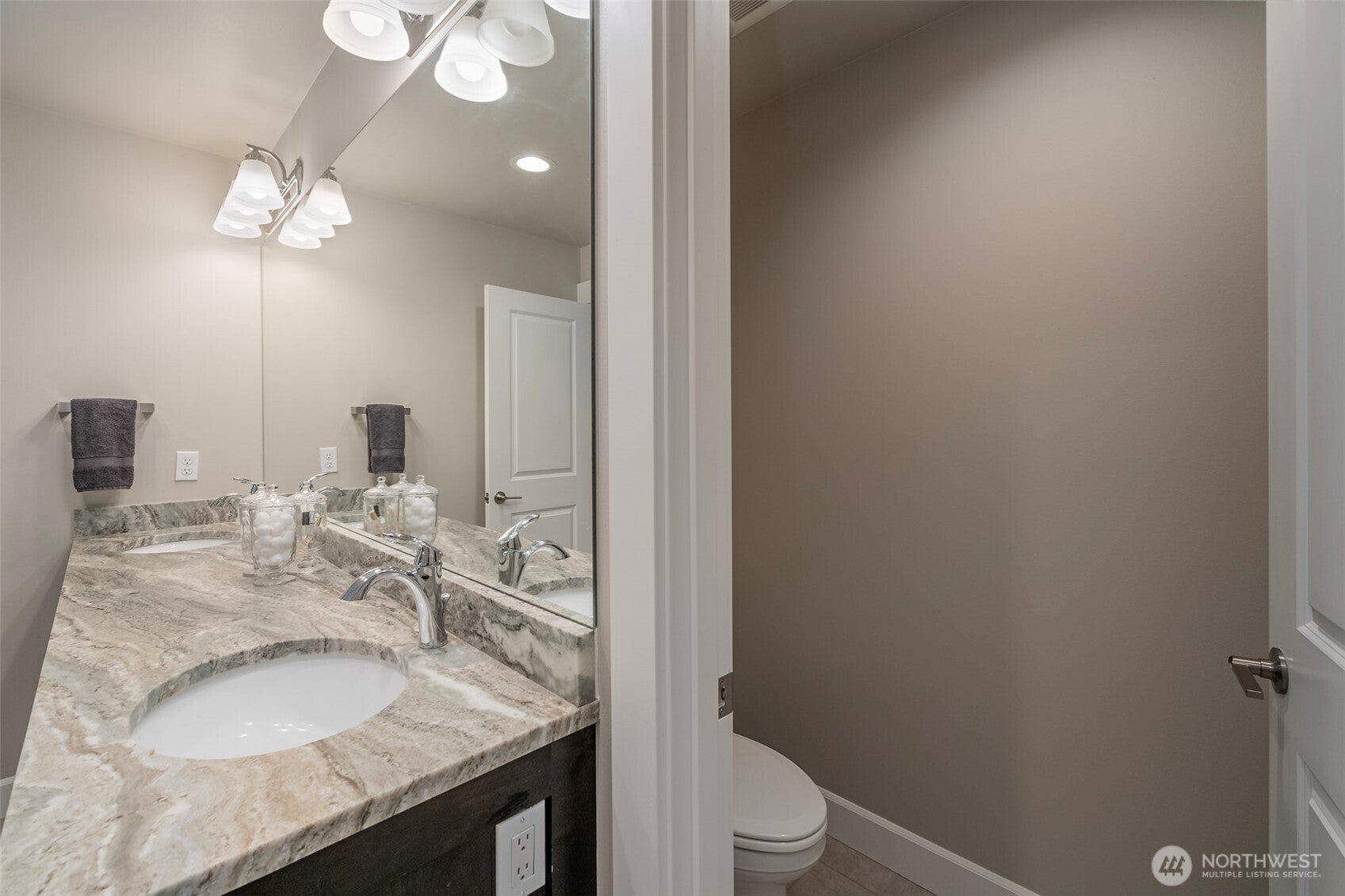 Wenatchee, Washington, 98801, United States, 3 Bedrooms Bedrooms, ,3 BathroomsBathrooms,Residential,For Sale,1911127