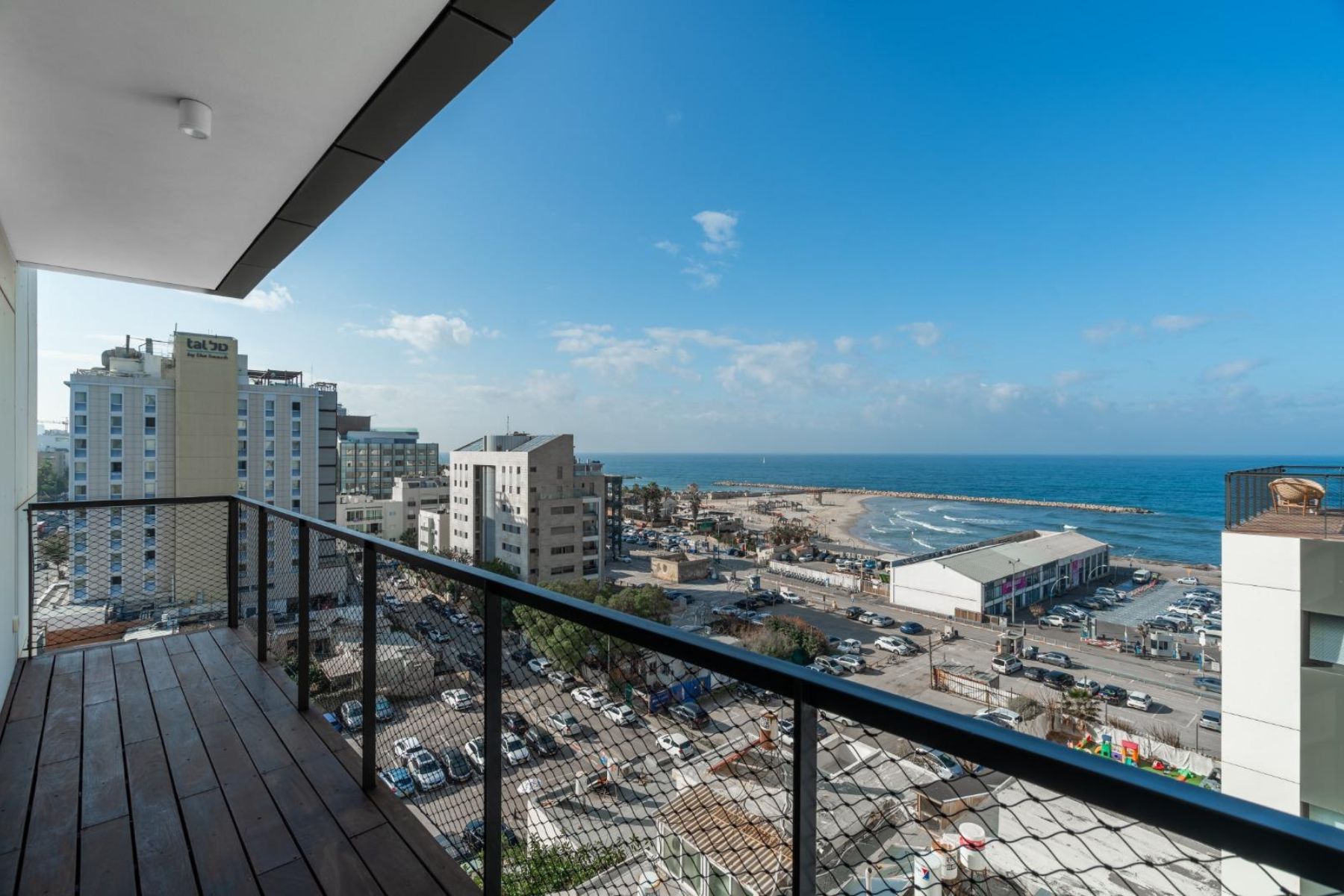  Sea View Designer Mini Penthouse by Metzizim Beach - 物件實景