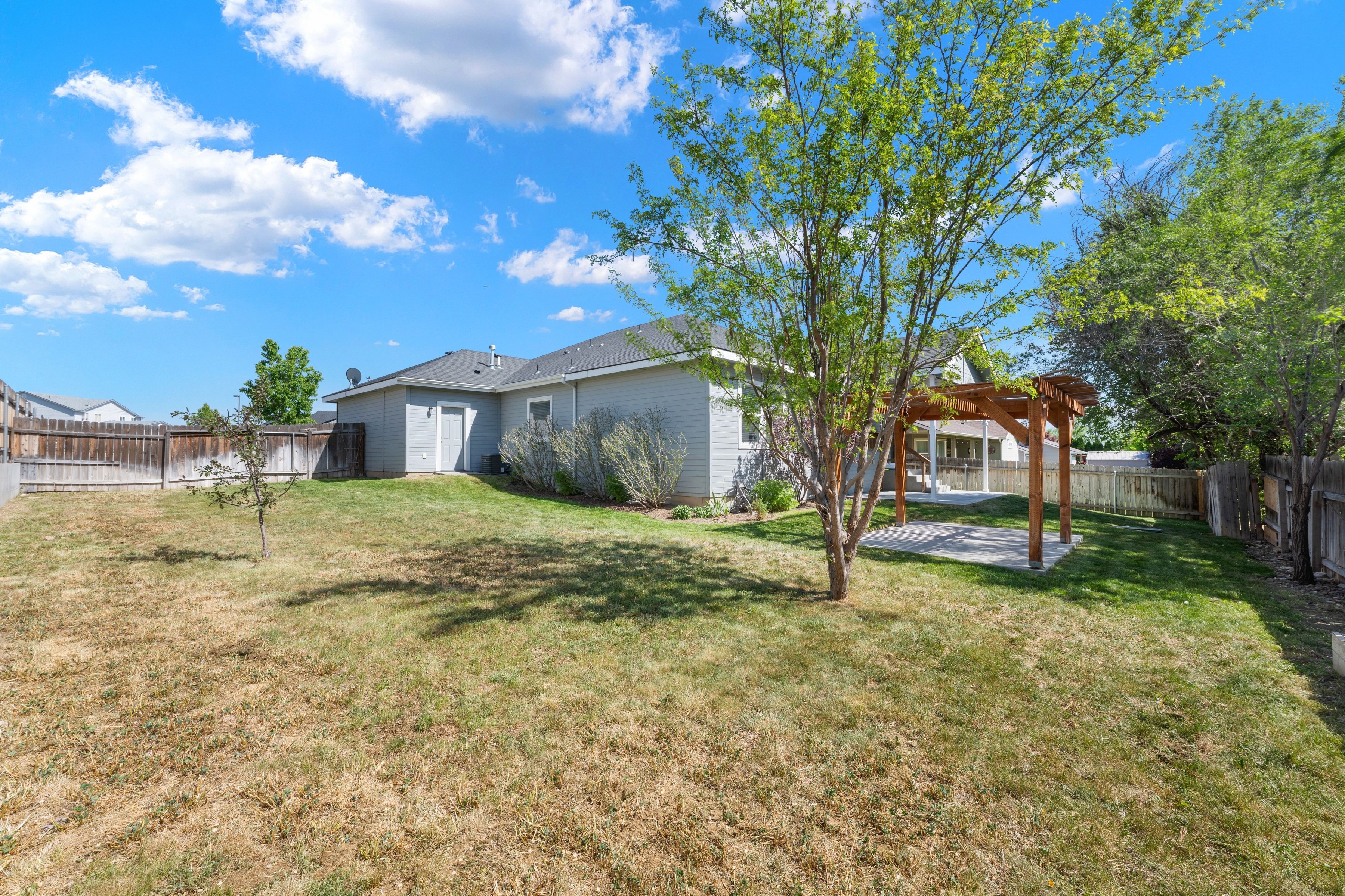  Exceptional Single-Level Living in Rocky Mountain Subdivision - 物件實景