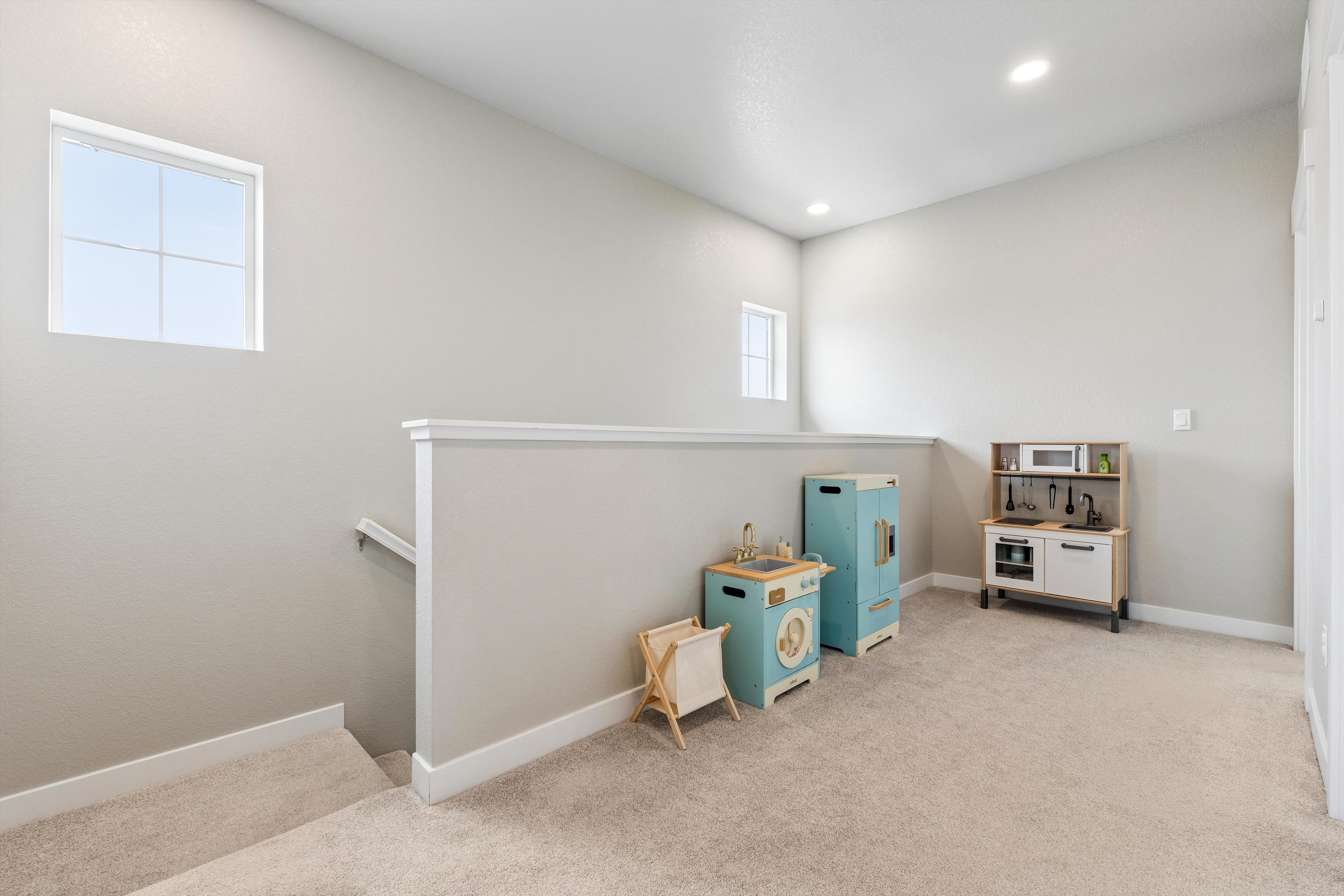  Beautifully Maintained 3-Bed, 3-Bath End Unit Home with an Attached 2-Car Garage - 物件實景
