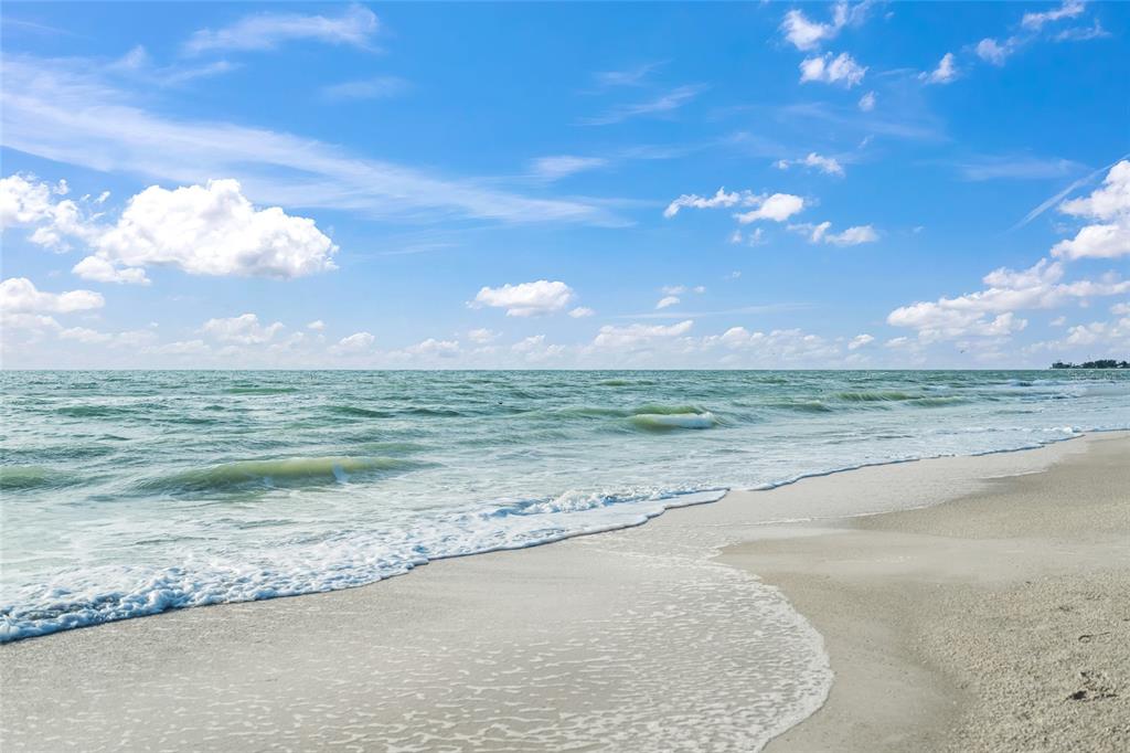 Holmes Beach, Florida, 34217, United States, 5 Bedrooms Bedrooms, ,5 BathroomsBathrooms,Residential,For Sale,1770392