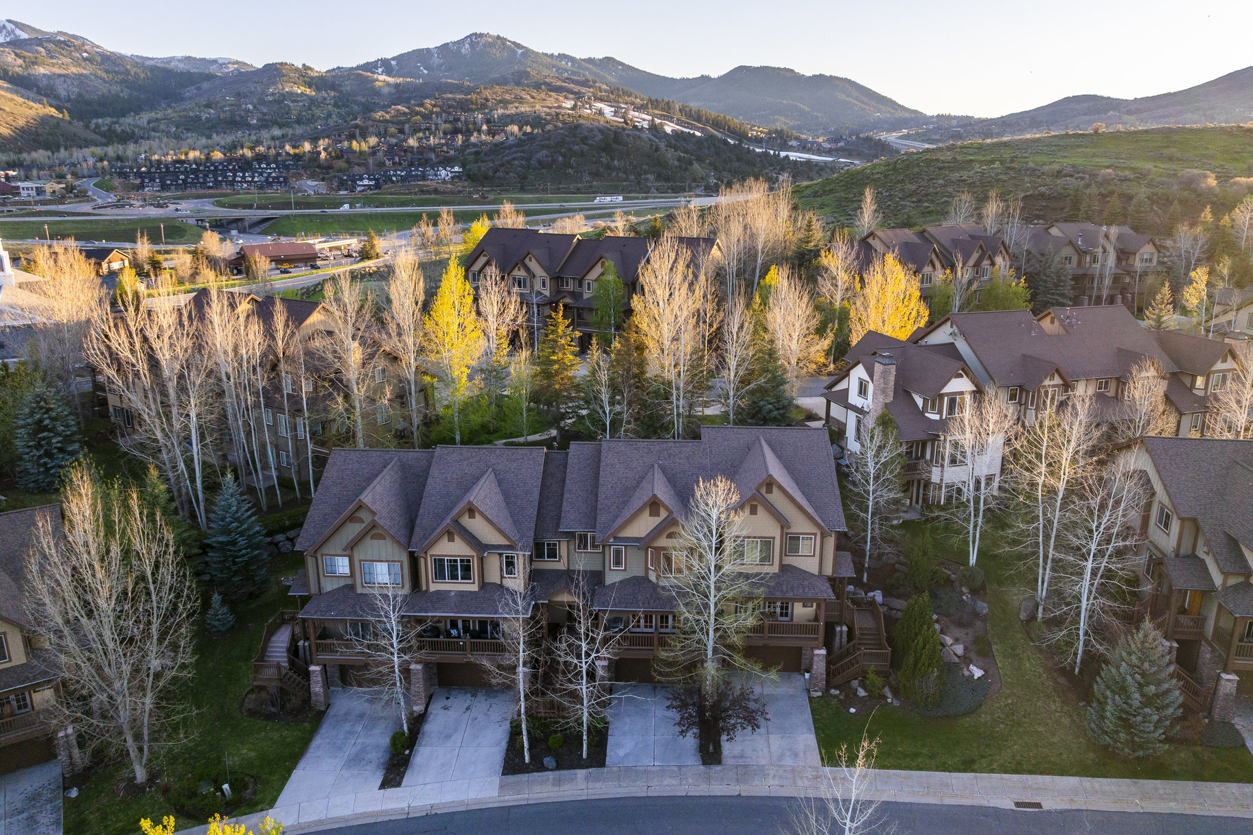  Modern Design Meets Alpine Charm in Jeremy Ranch - 物件實景