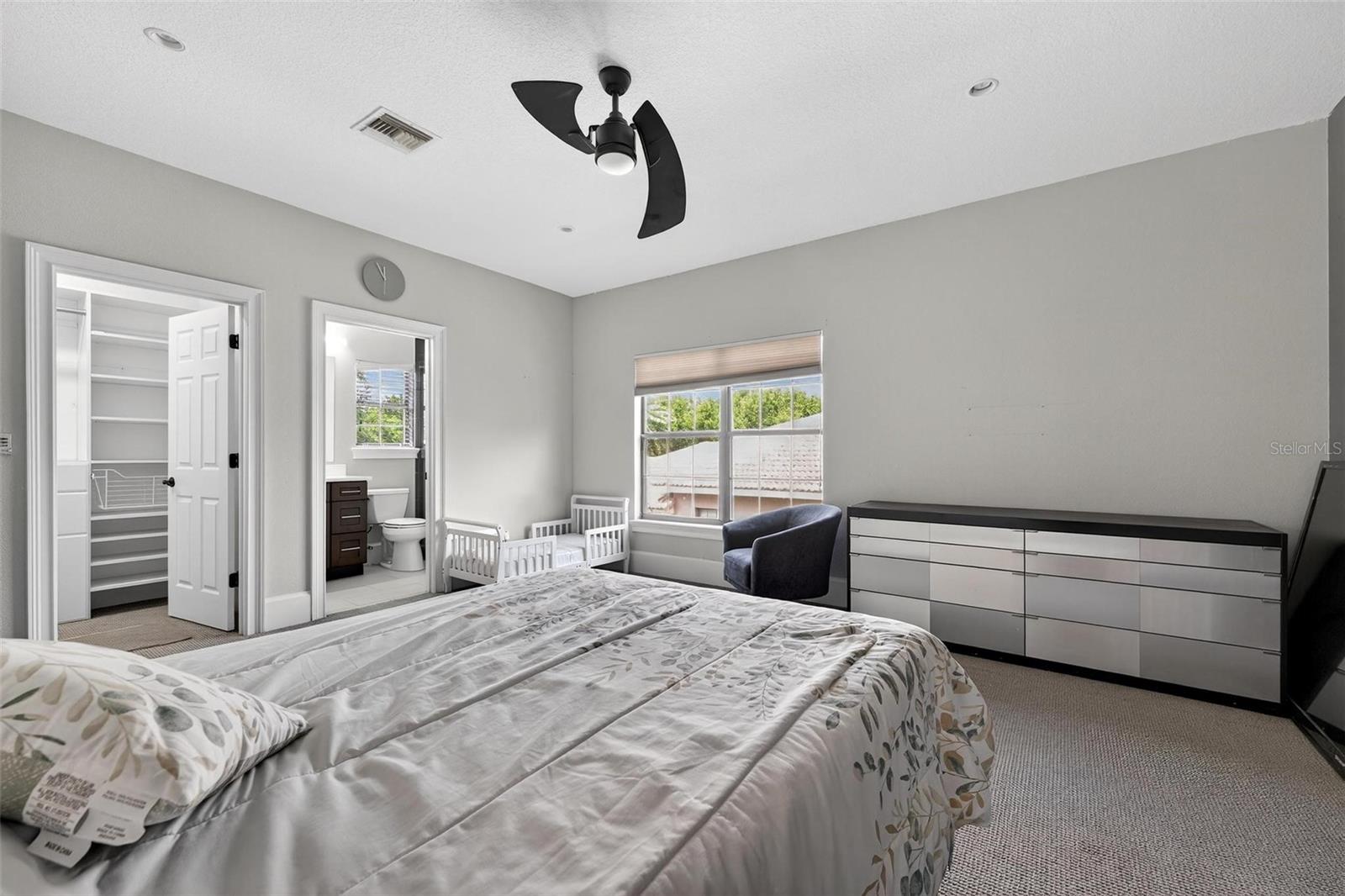 WINDERMERE, Florida, 34786, United States, 5 Bedrooms Bedrooms, ,5 BathroomsBathrooms,Residential,For Sale,1976046