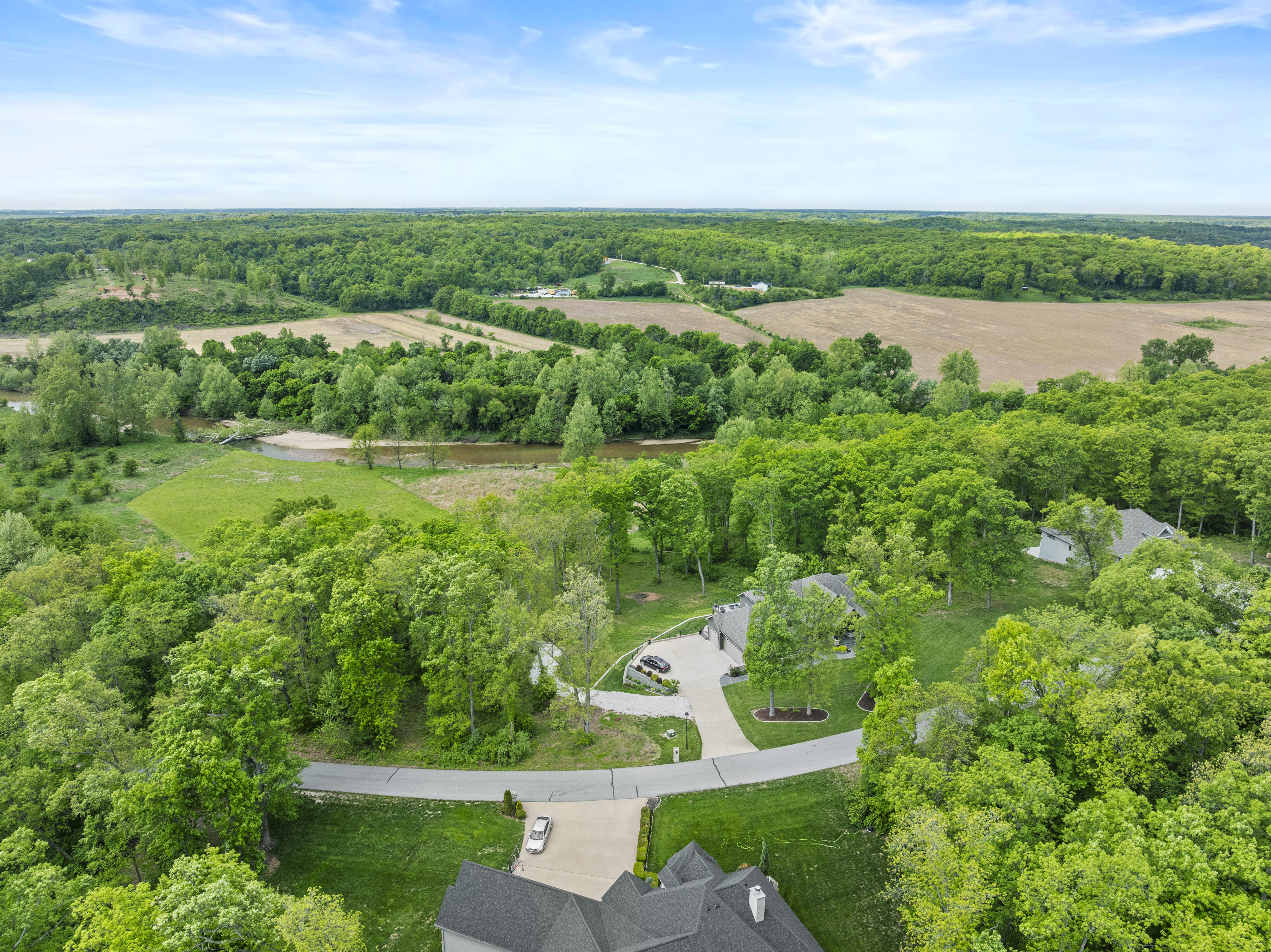  Discover unmatched luxury and versatility in this custom Craftsman-style estate - 物件實景