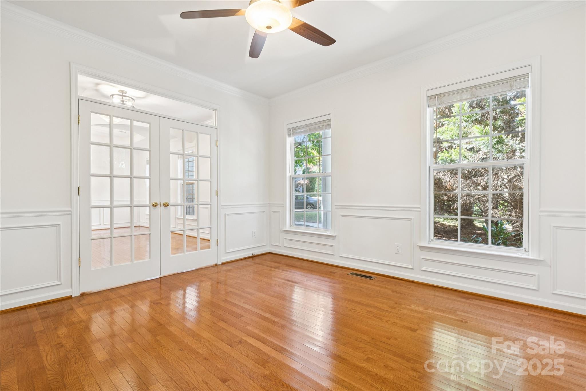 Tega Cay, South Carolina, 29708, United States, 4 Bedrooms Bedrooms, ,4 BathroomsBathrooms,Residential,For Sale,1906873