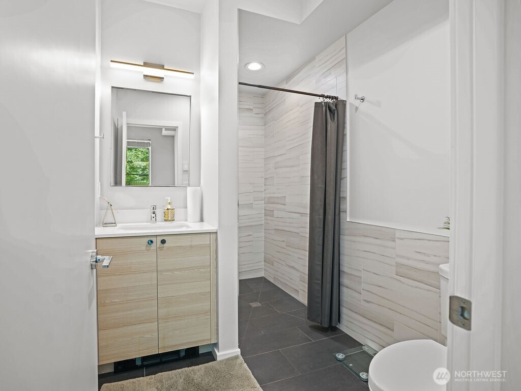 Bothell, Washington, 98011, United States, 4 Bedrooms Bedrooms, ,1 BathroomBathrooms,Residential,For Sale,2022802