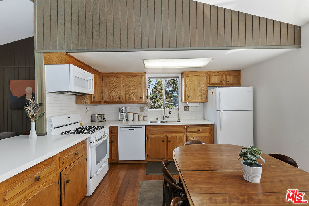 Big Bear City, California, 92314, United States, 3 Bedrooms Bedrooms, ,2 BathroomsBathrooms,Residential,For Sale,1766827