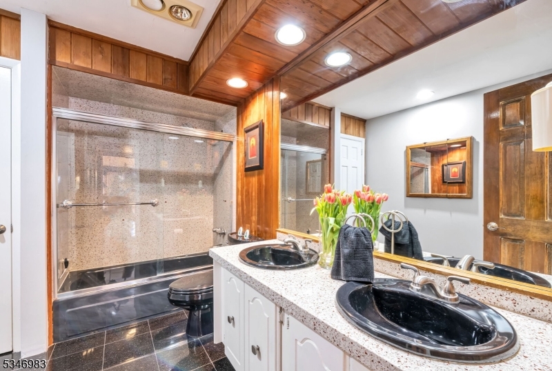 Ringwood Boro, New Jersey, 07456, United States, 4 Bedrooms Bedrooms, ,2 BathroomsBathrooms,Residential,For Sale,1794358