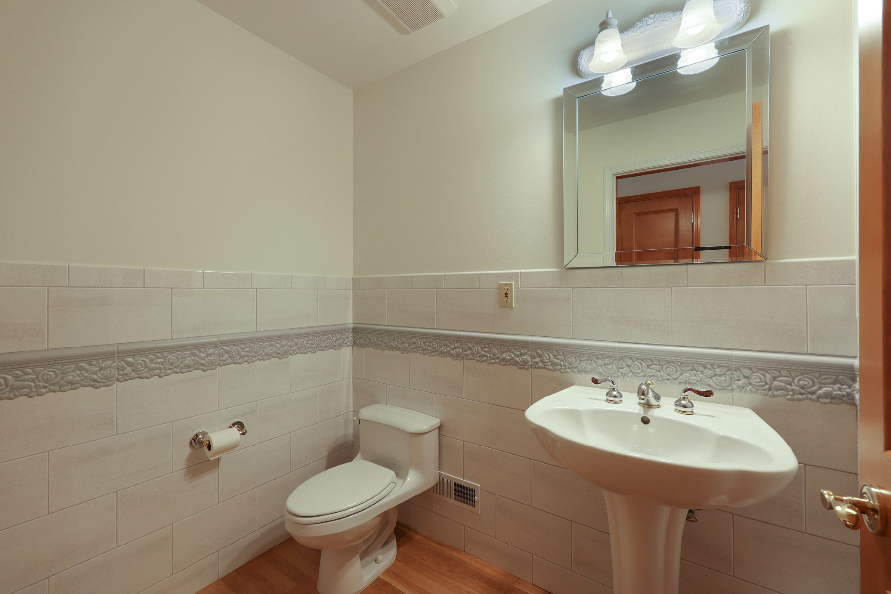  Custom Home Offers Space Versatility and Refined Comfort - 物件實景