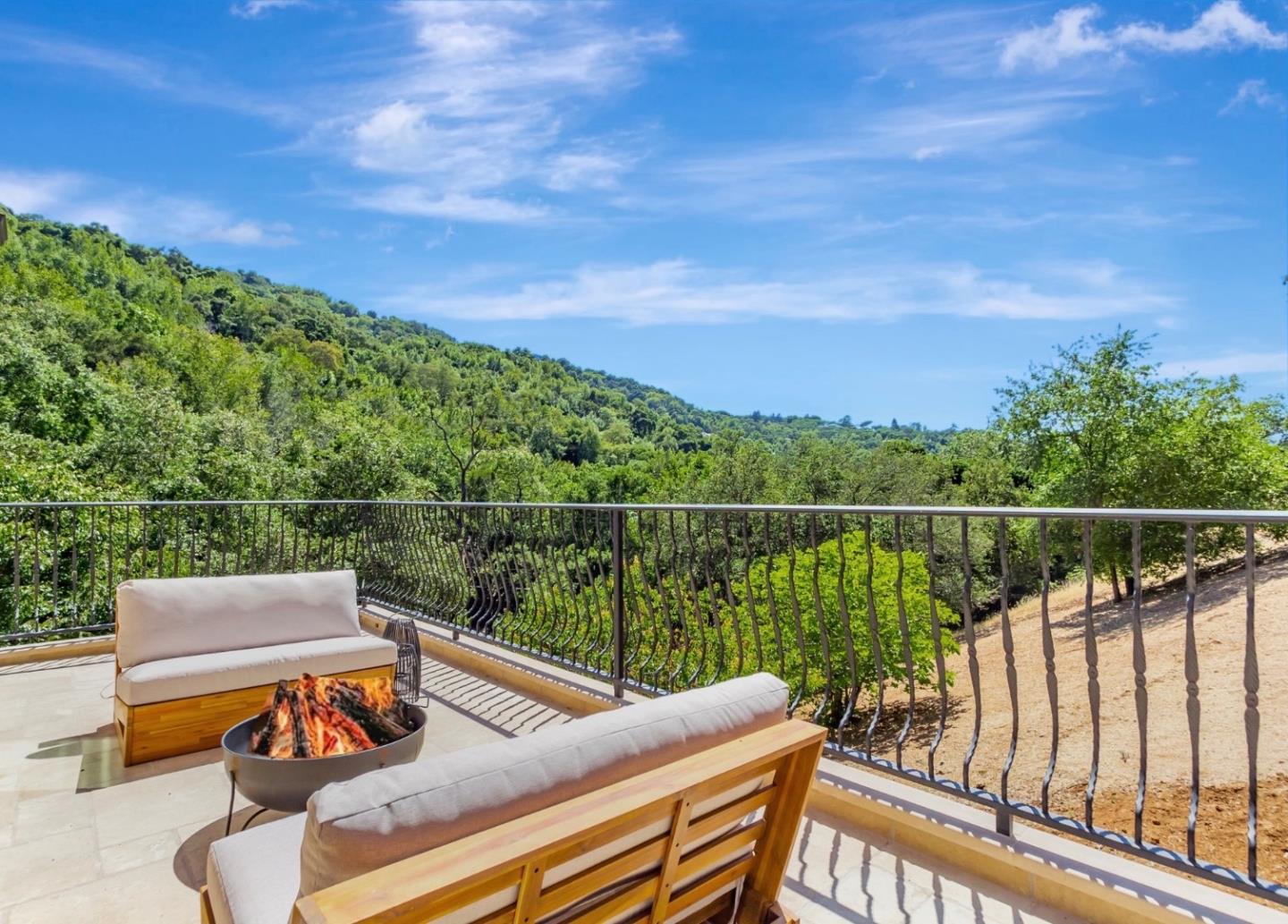 Los Gatos, California, 95032, United States, 8 Bedrooms Bedrooms, ,11 BathroomsBathrooms,Residential,For Sale,1855941