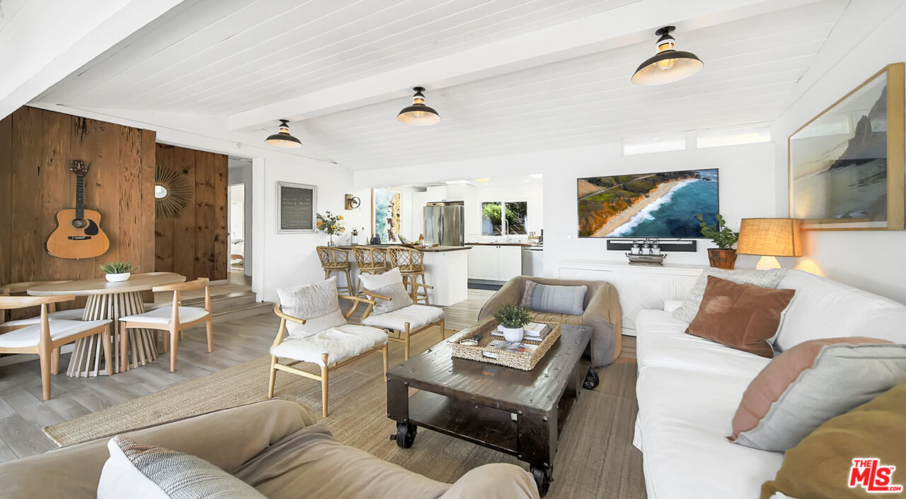 Malibu, California, 90265, United States, 3 Bedrooms Bedrooms, ,2 BathroomsBathrooms,Residential,For Sale,1992051