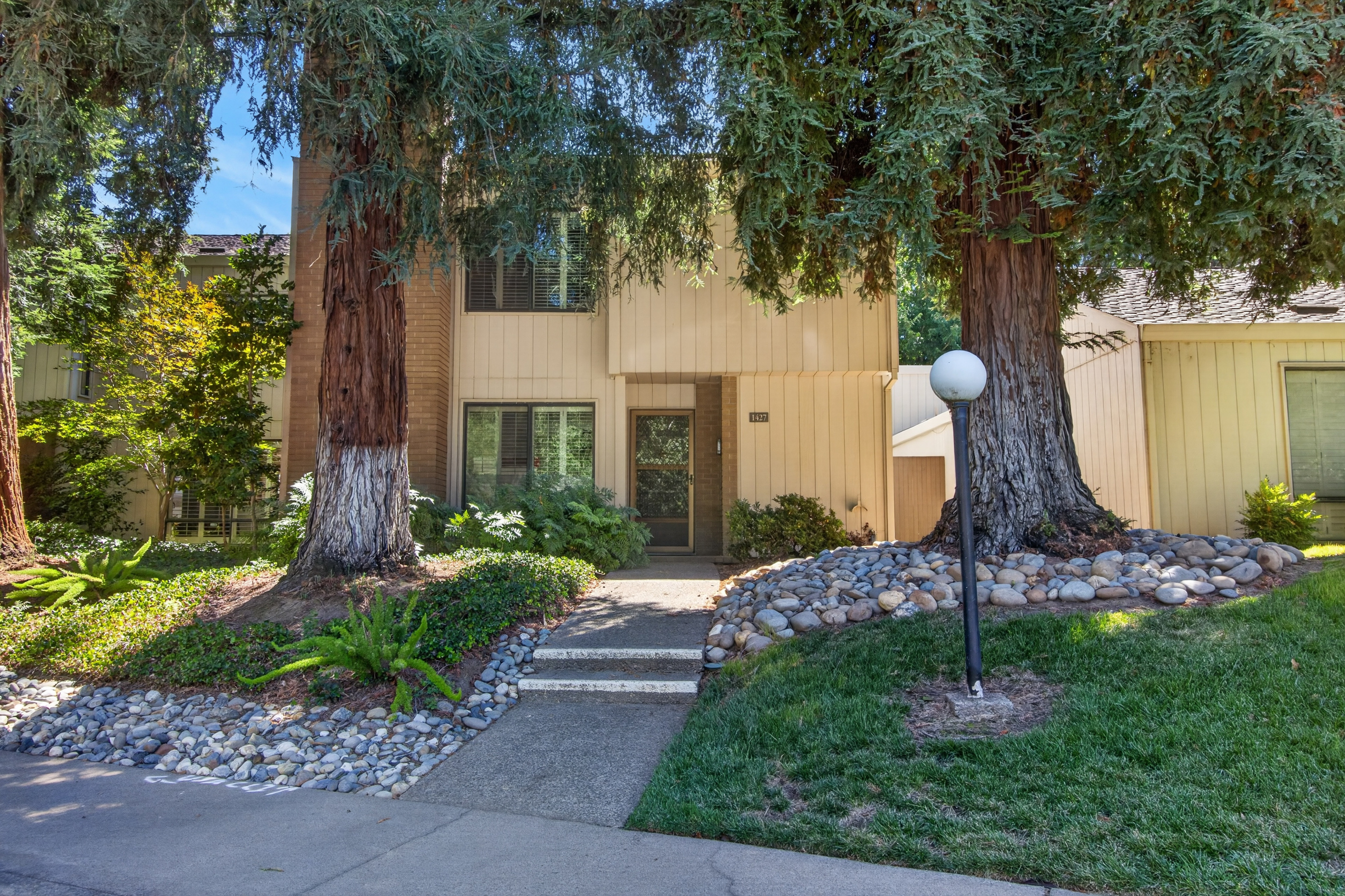  1427 Commons Drive, Sacramento, CA 95825 - 物件實景