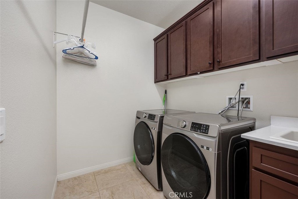 Murrieta, California, 92563, United States, 4 Bedrooms Bedrooms, ,2 BathroomsBathrooms,Residential,For Sale,2002097