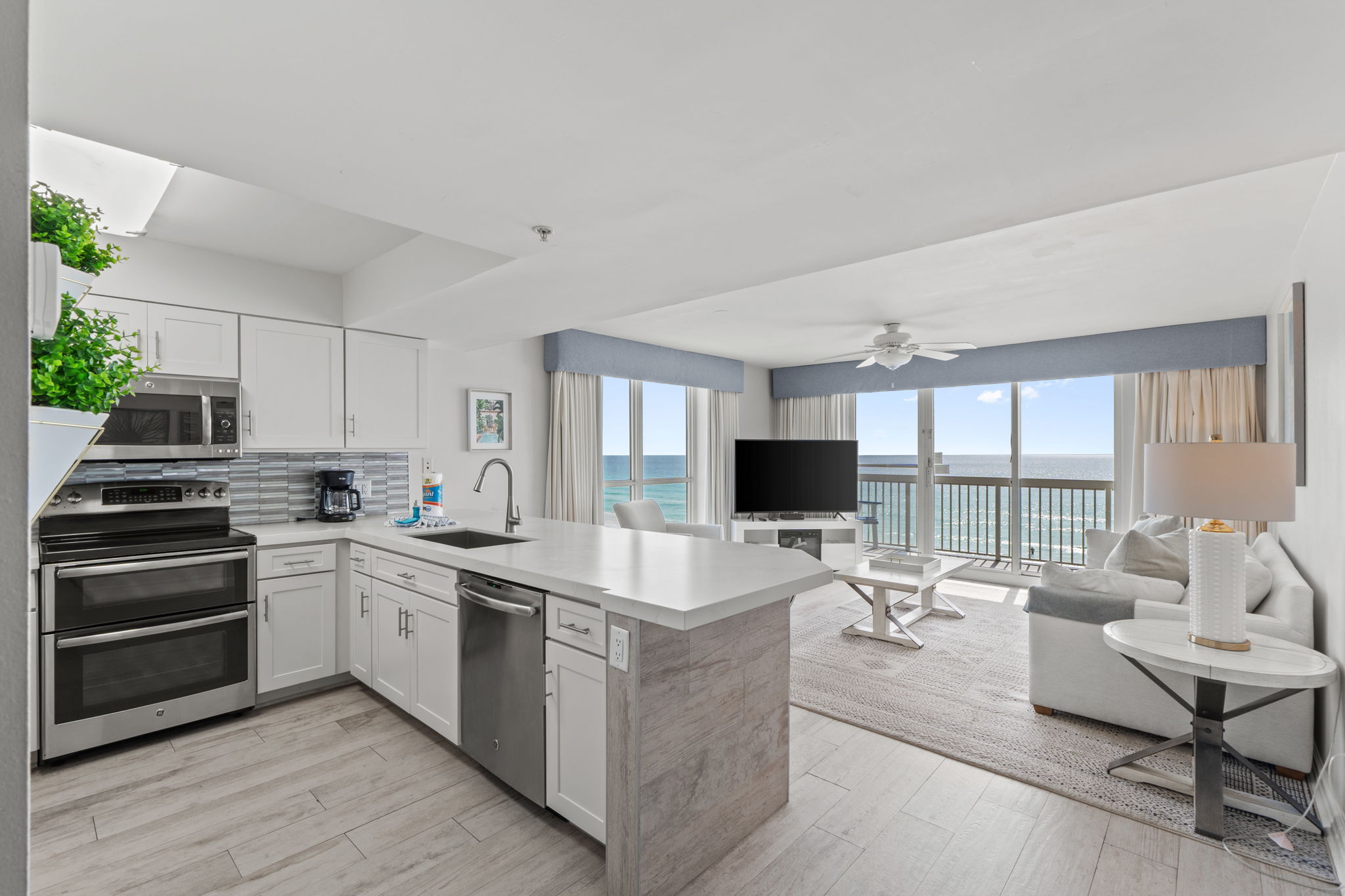 Destin, Florida, 32541, United States, 2 Bedrooms Bedrooms, ,2 BathroomsBathrooms,Residential,For Sale,1995378