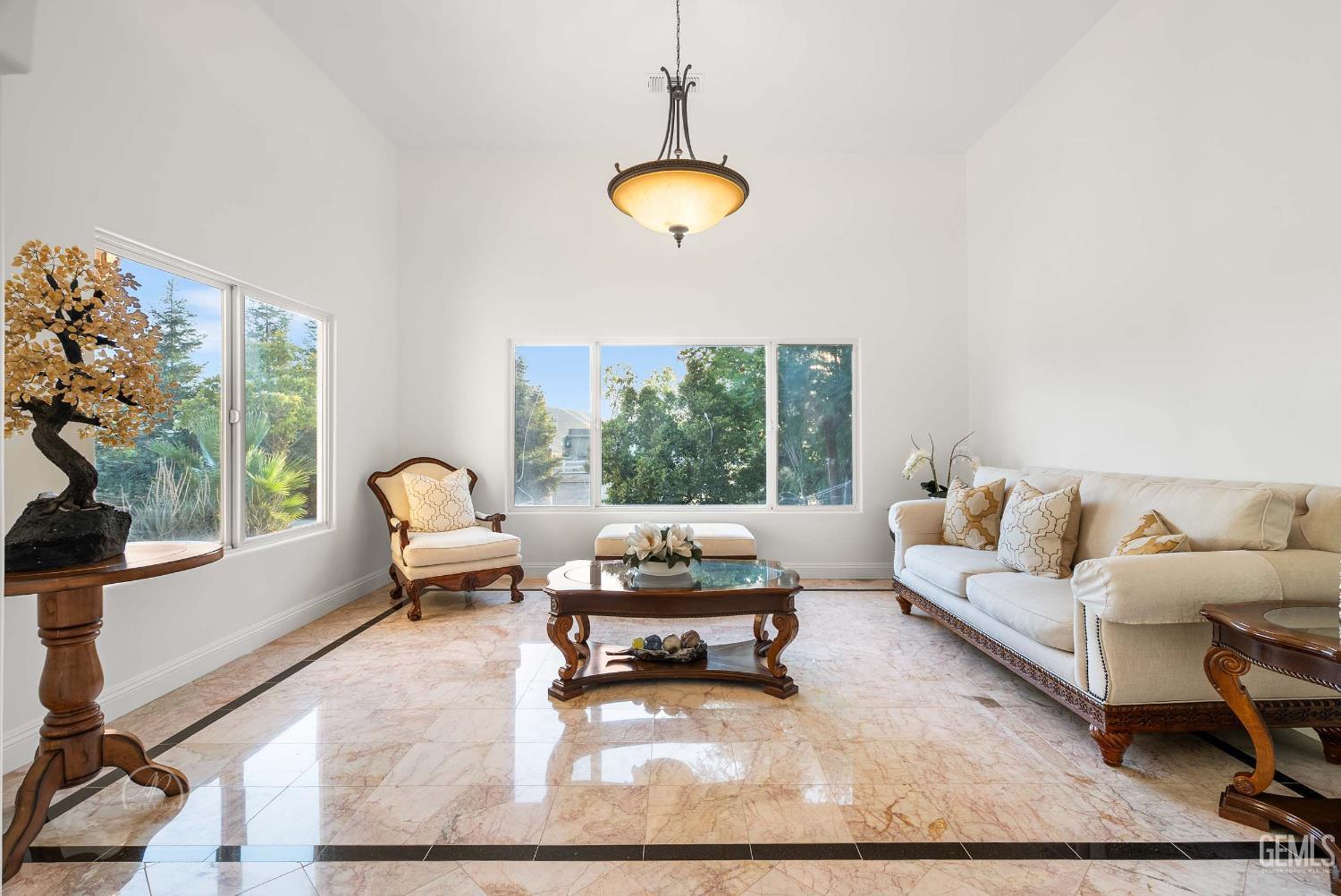 Bakersfield, California, 93308, United States, 4 Bedrooms Bedrooms, ,5 BathroomsBathrooms,Residential,For Sale,1992415