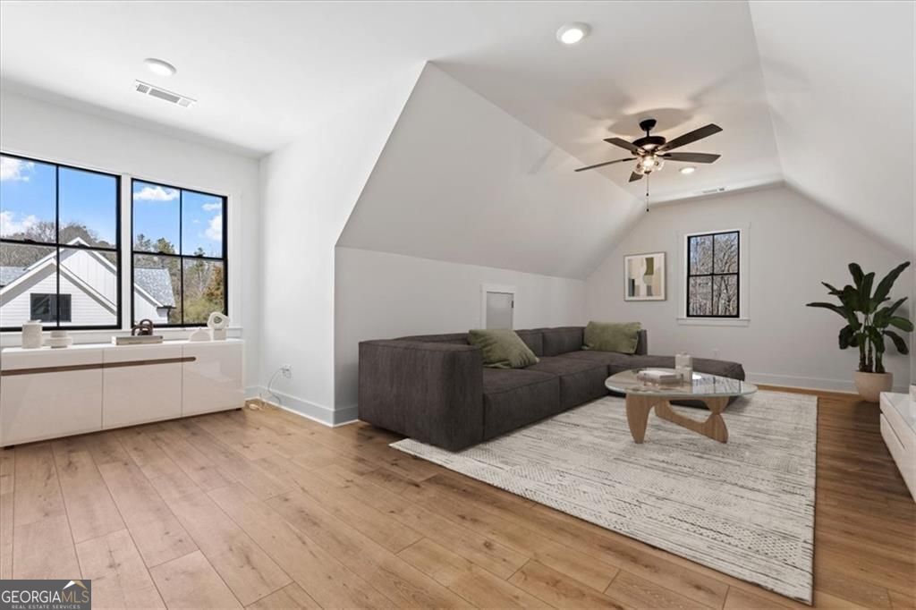 Gainesville, Georgia, 30506, United States, 5 Bedrooms Bedrooms, ,4 BathroomsBathrooms,Residential,For Sale,1909914