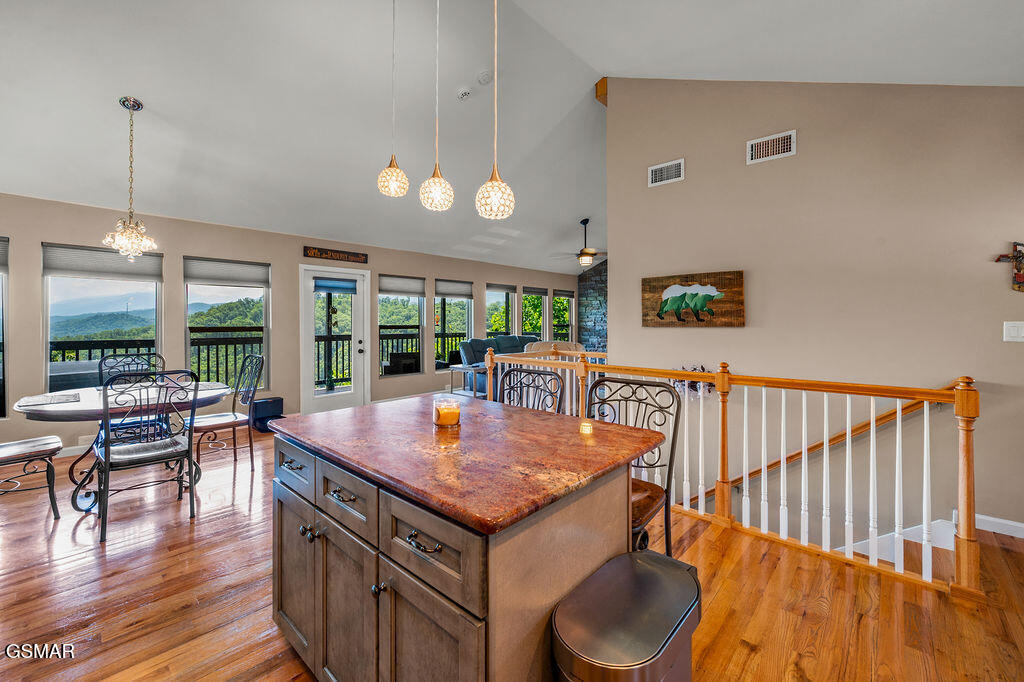 Gatlinburg, Tennessee, 37738, United States, 2 Bedrooms Bedrooms, ,2 BathroomsBathrooms,Residential,For Sale,1924446