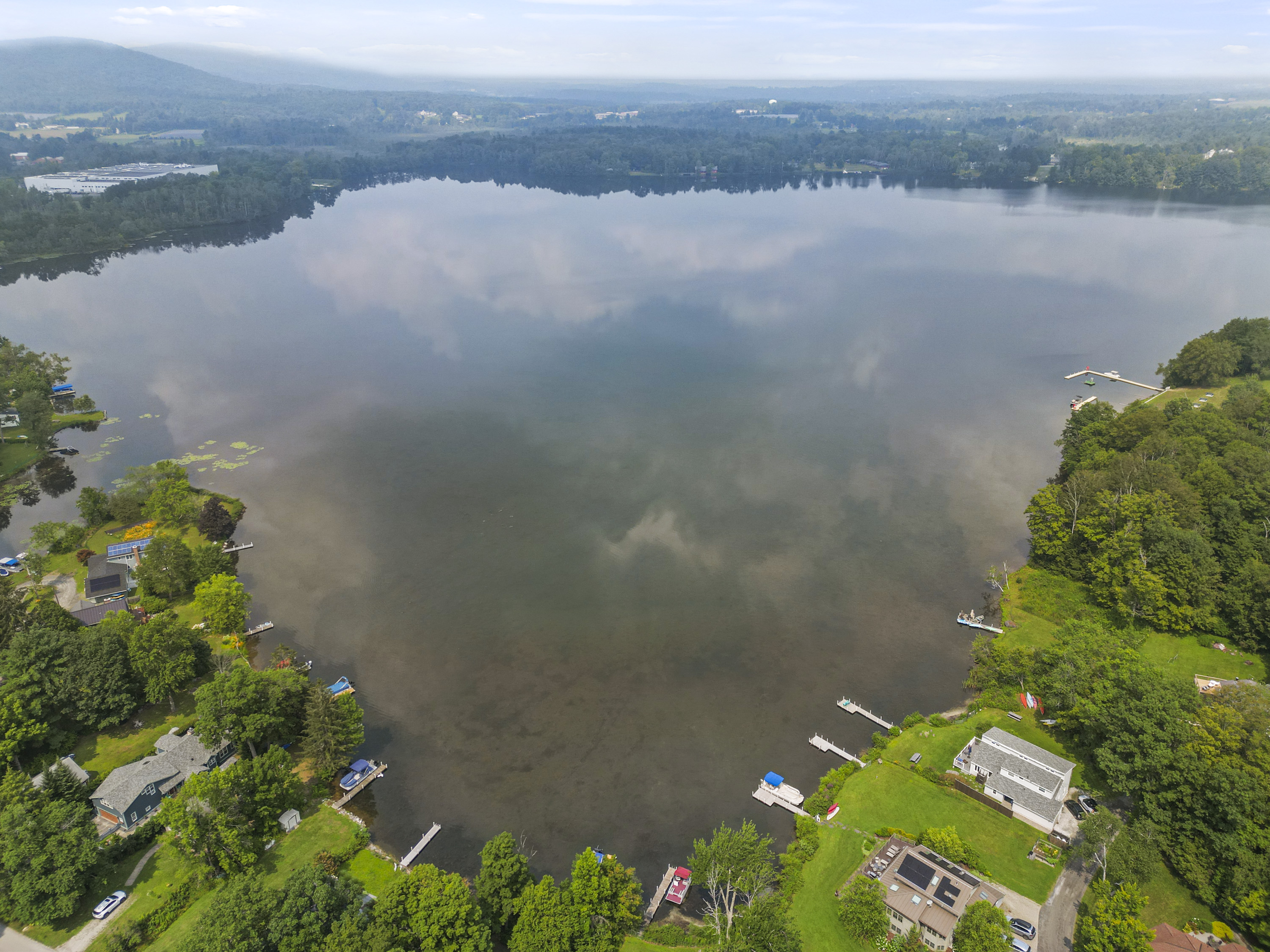  Chic Richmond Pond Bungalow - 物件實景