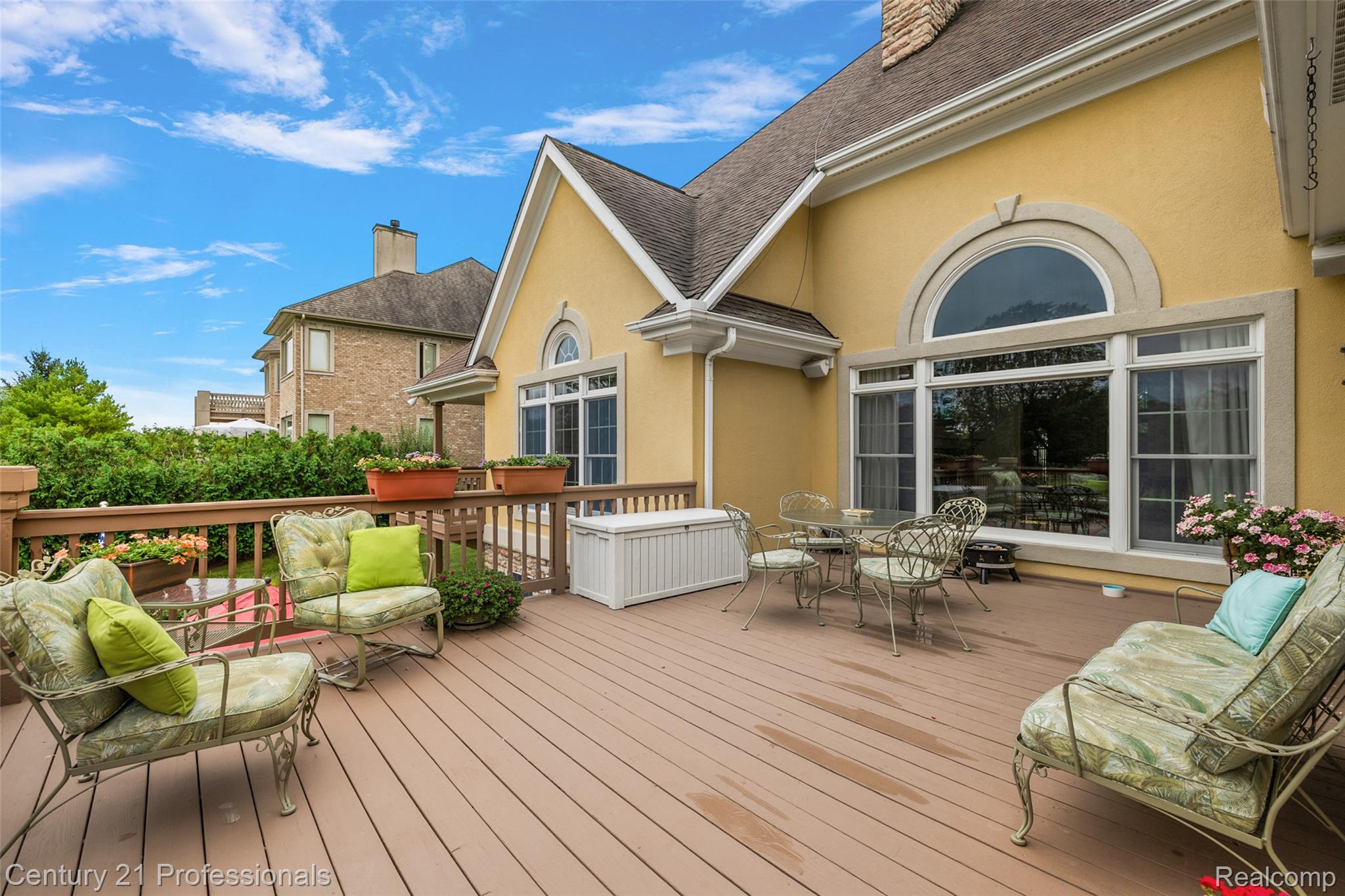 GrandBlanc, Michigan, 48439, United States, 4 Bedrooms Bedrooms, ,5 BathroomsBathrooms,Residential,For Sale,1980457