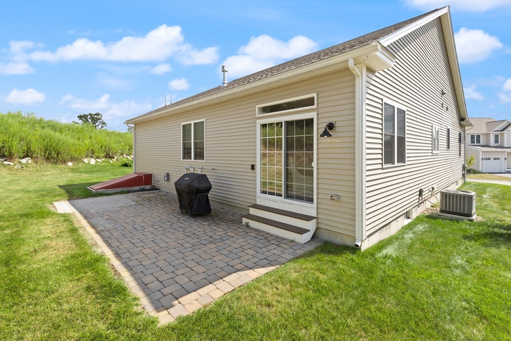 Littleton, Massachusetts, 01460, United States, 2 Bedrooms Bedrooms, ,2 BathroomsBathrooms,Residential,For Sale,1941973
