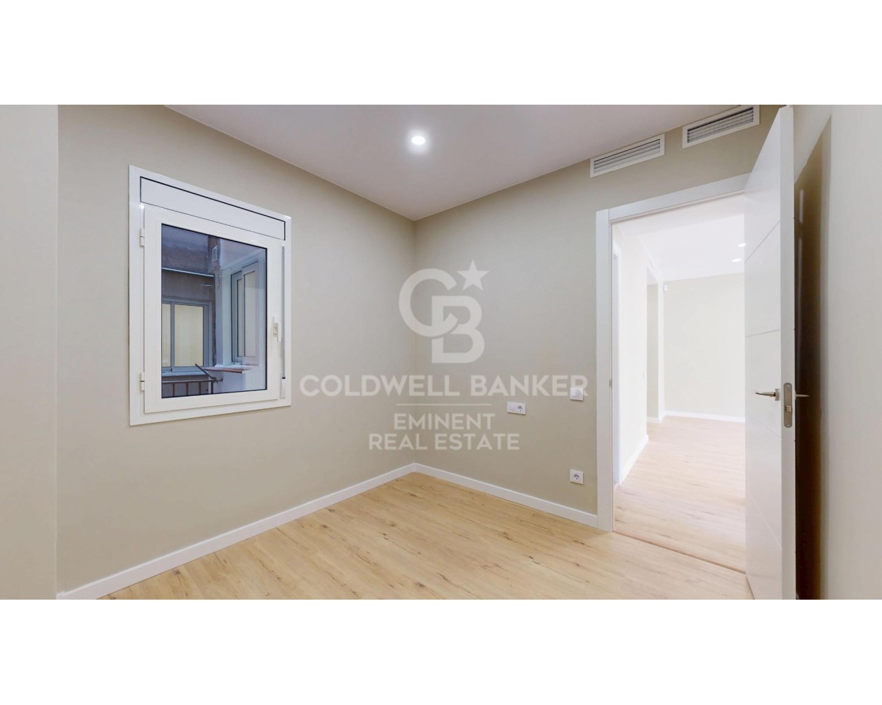 Barcelona, Catalonia, ES, 4 Bedrooms Bedrooms, ,2 BathroomsBathrooms,Residential,For Sale,1826815