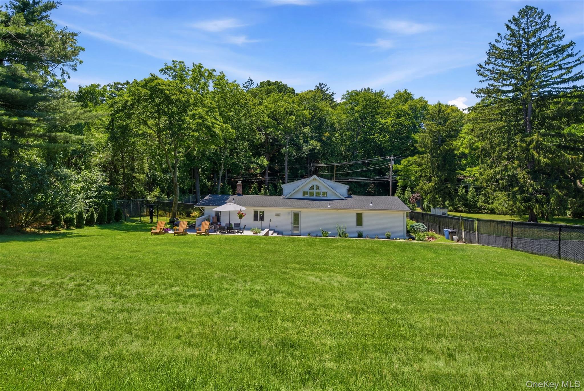  355 Bread And Cheese Hollow Road, Northport, NY, 11768 - 物件實景