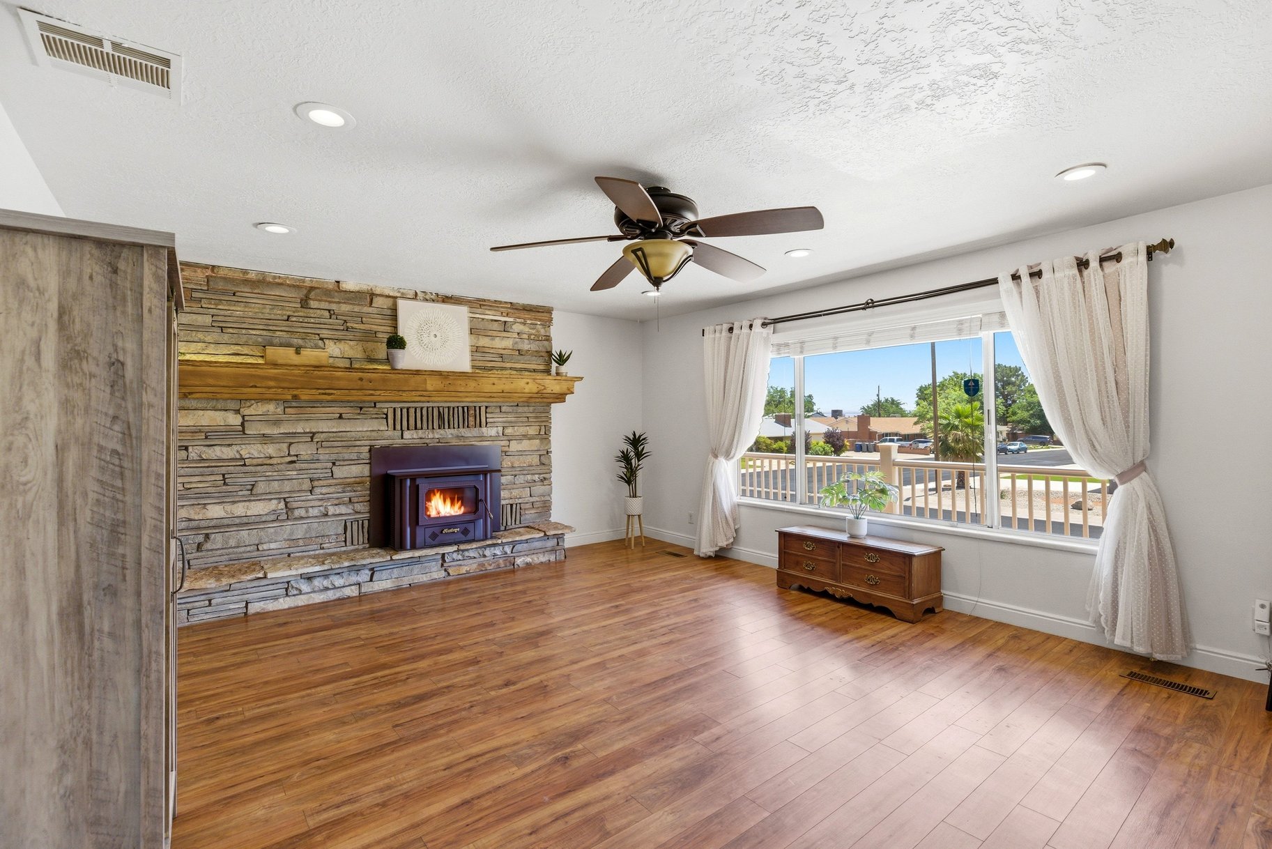  Beautiful Large Corner Lot in Santa Clara Utah__Lots of RV Parking - 物件實景