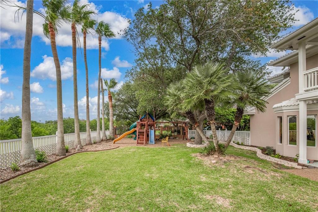 Corpus Christi, Texas, 78414, United States, 4 Bedrooms Bedrooms, ,5 BathroomsBathrooms,Residential,For Sale,1848351
