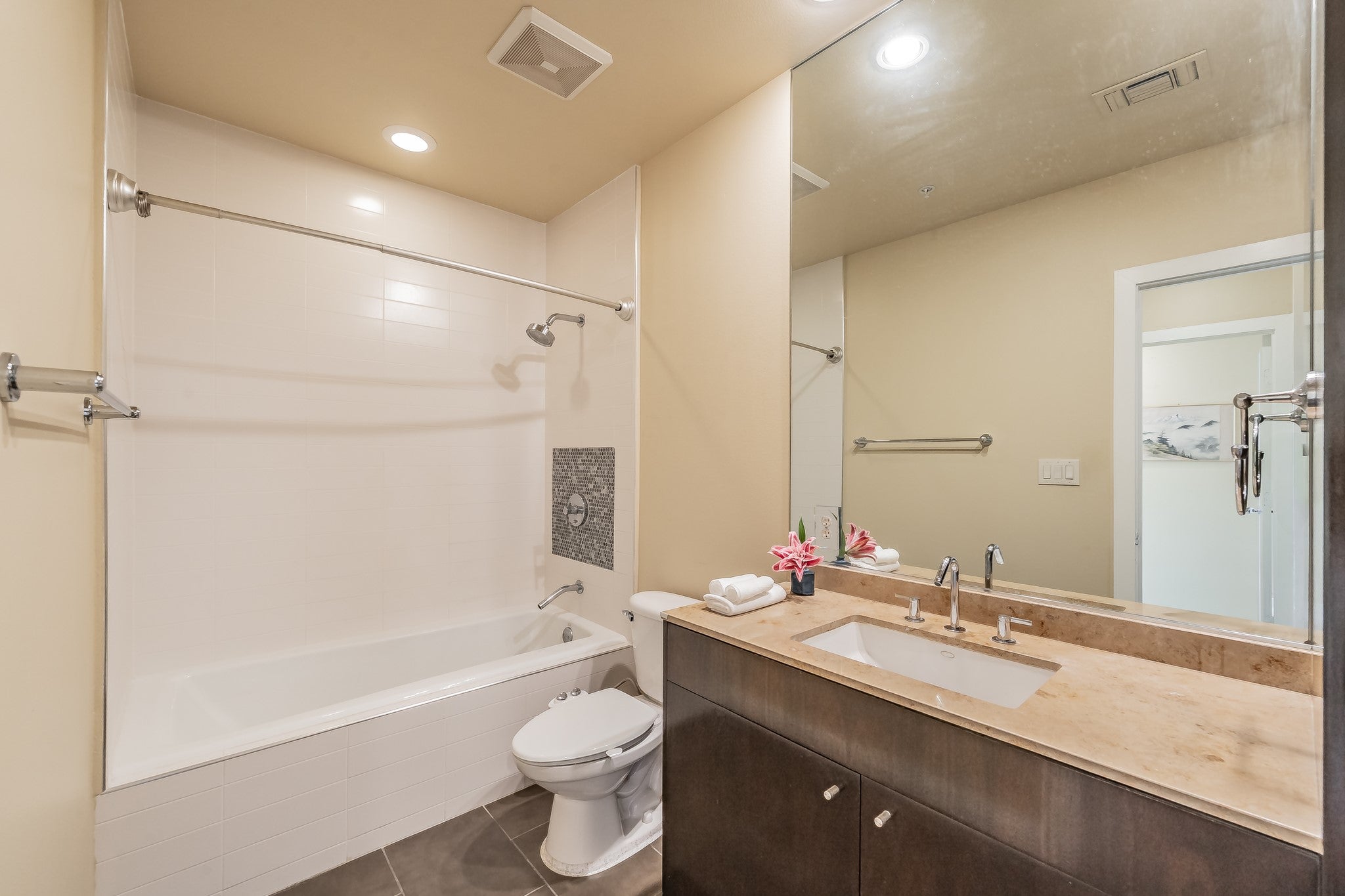 Dallas, Texas, 75219, United States, 2 Bedrooms Bedrooms, ,2 BathroomsBathrooms,Residential,For Sale,1983797