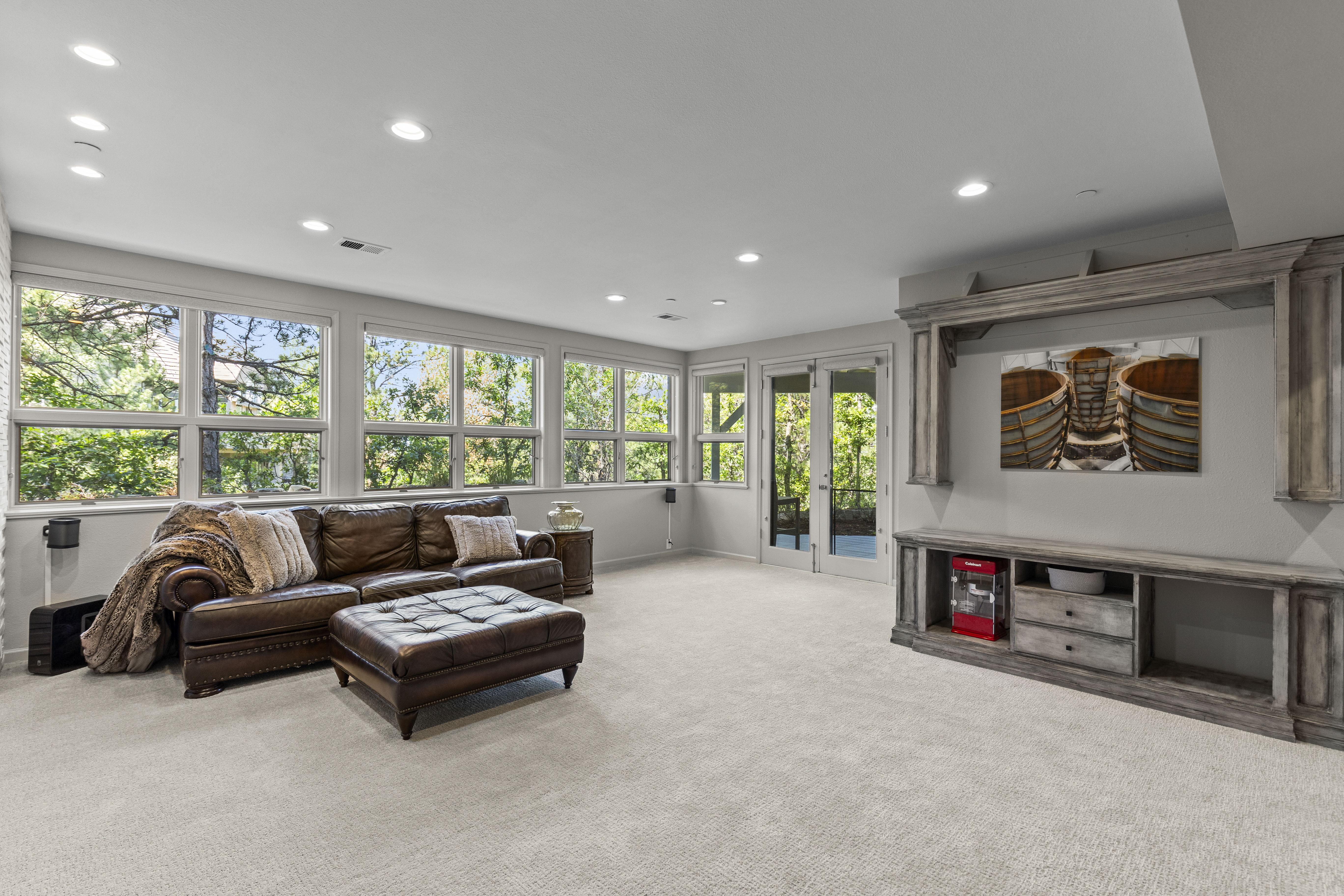  Exquisitely Updated Home - 物件實景