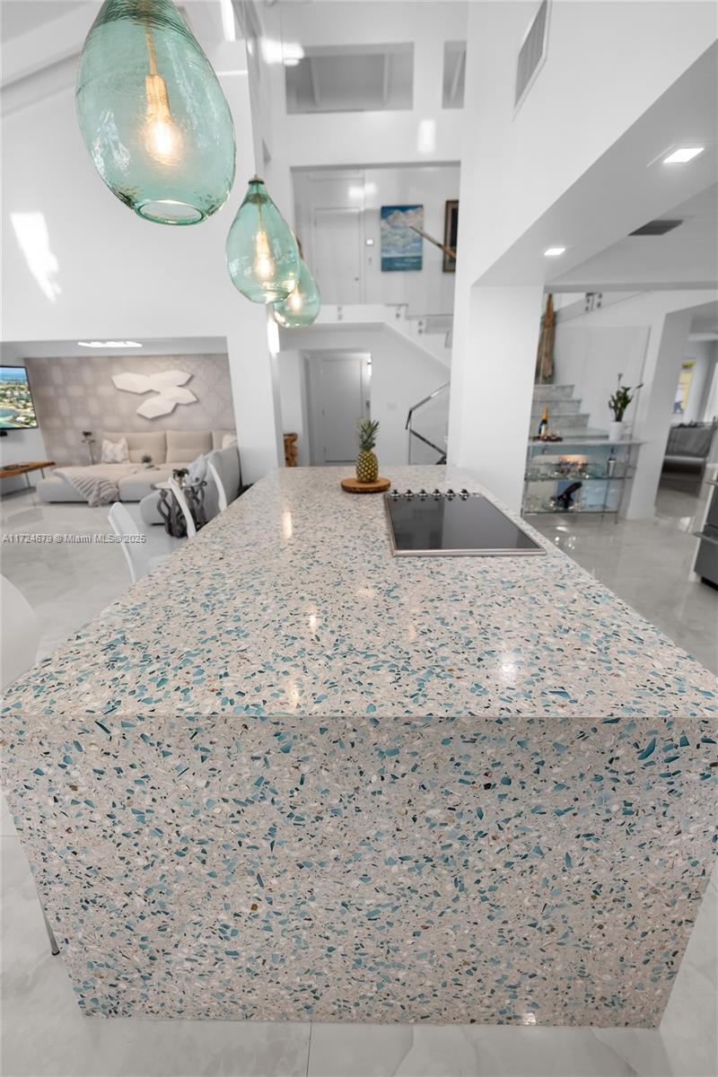 Islamorada, Florida, 33036, United States, 6 Bedrooms Bedrooms, ,4 BathroomsBathrooms,Residential,For Sale,1932543