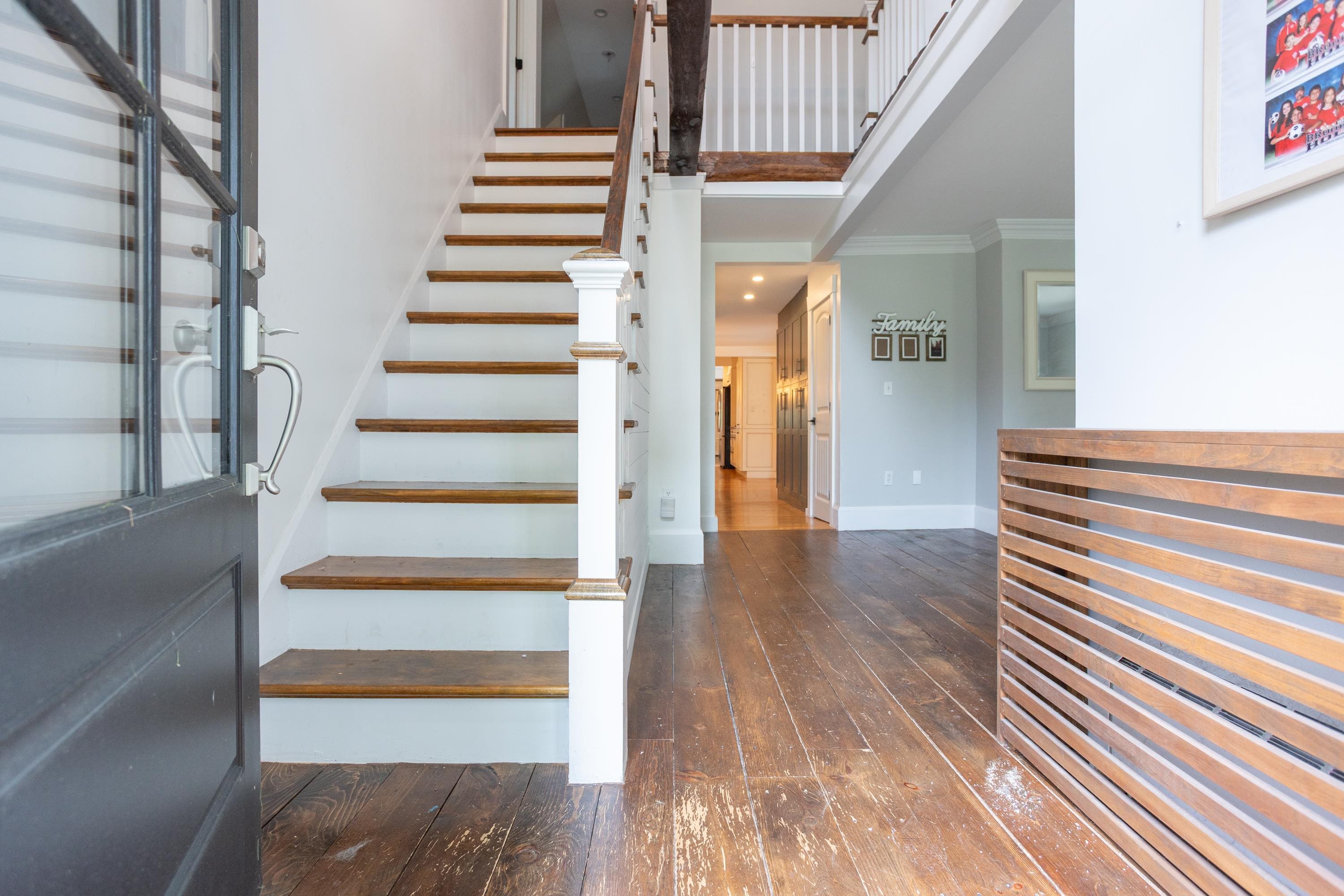 Hollis, New Hampshire, 03049, United States, 4 Bedrooms Bedrooms, ,4 BathroomsBathrooms,Residential,For Sale,1895545