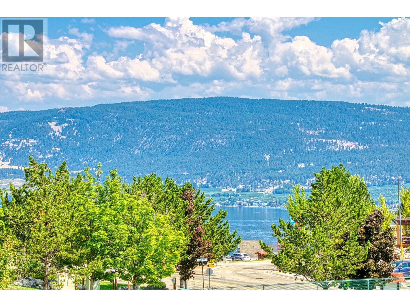 KELOWNA, British Columbia, V1Z 3R8, CA, 3 Bedrooms Bedrooms, ,2 BathroomsBathrooms,Residential,For Sale,1897837