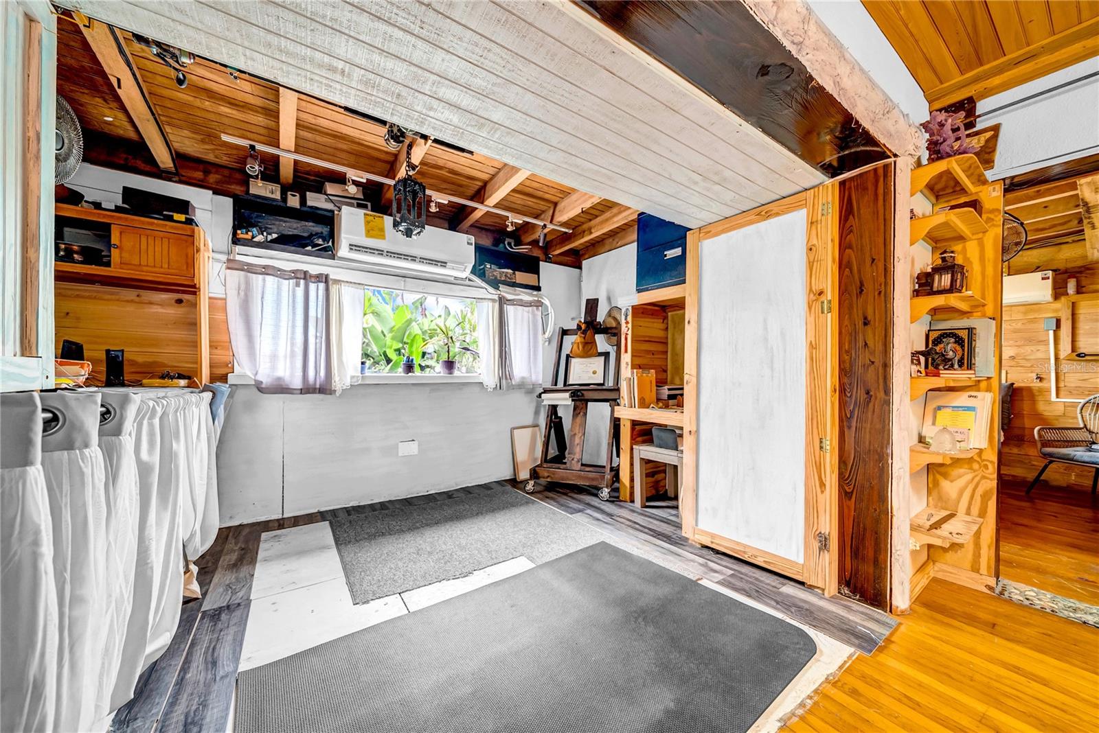 Redington Beach, Florida, 33708, United States, 2 Bedrooms Bedrooms, ,2 BathroomsBathrooms,Residential,For Sale,1978870