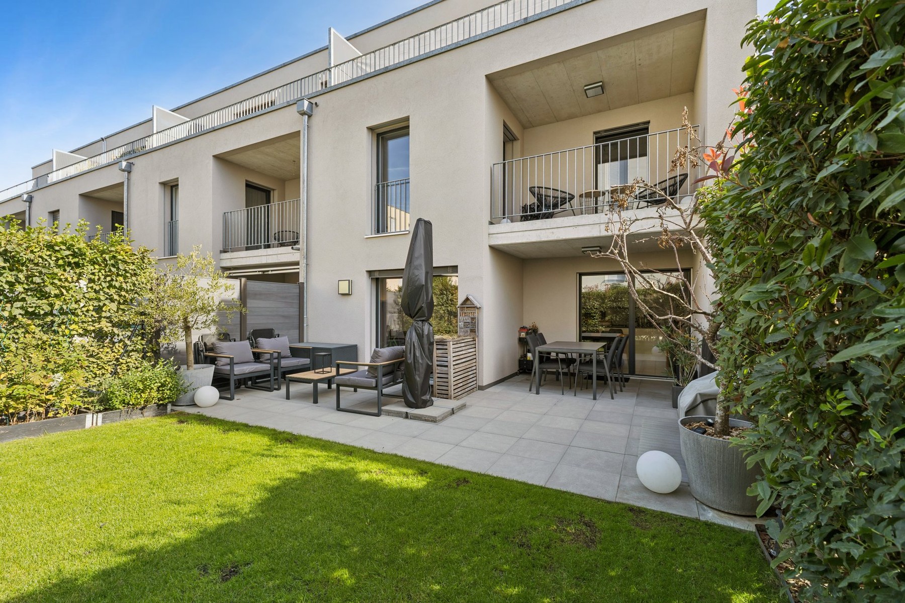  Contemporary 6.5-room townhouse in Sugiez - 物件實景
