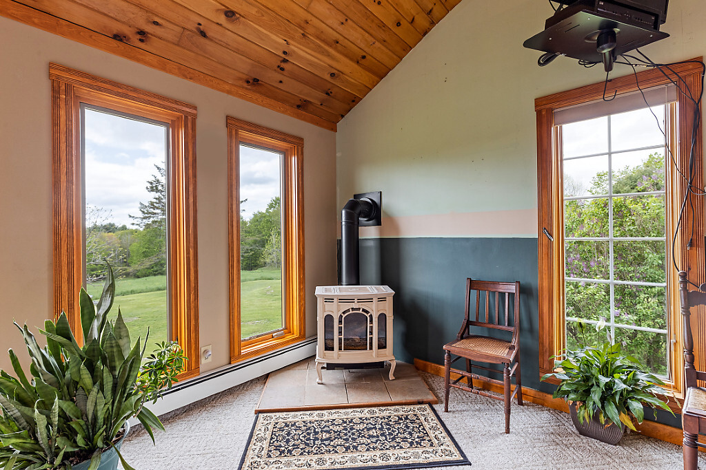 Liberty, Maine, 04949, United States, 2 Bedrooms Bedrooms, ,3 BathroomsBathrooms,Residential,For Sale,1838290
