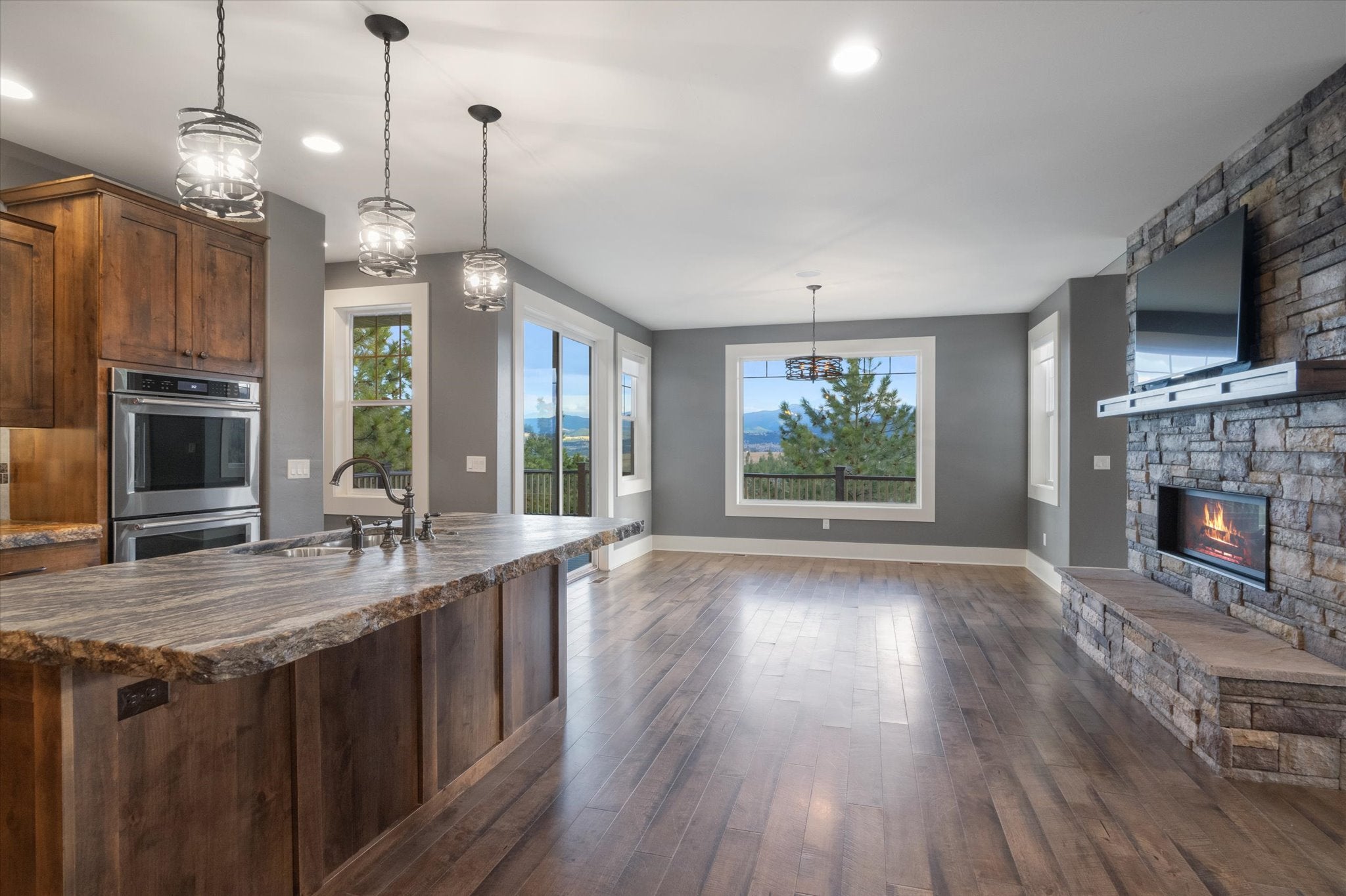 Clancy, Montana, 59634, United States, 4 Bedrooms Bedrooms, ,5 BathroomsBathrooms,Residential,For Sale,1991363