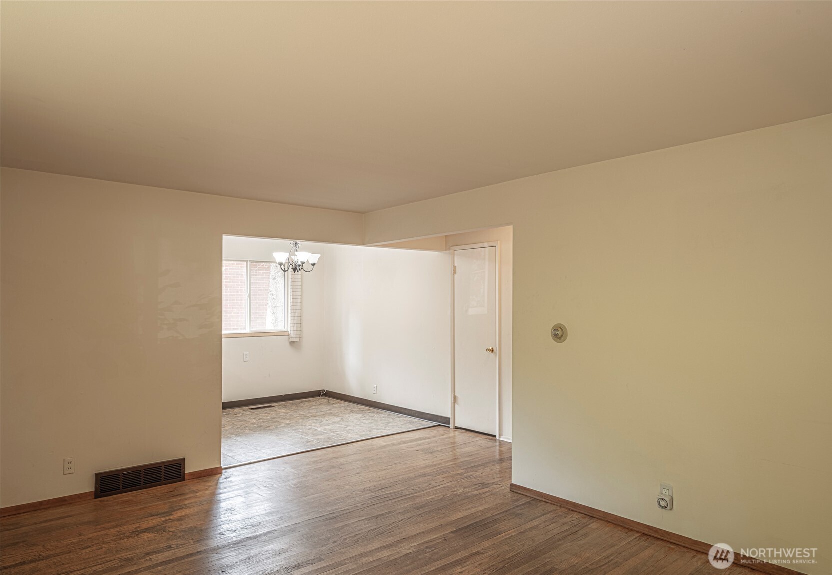 Seattle, Washington, 98125, United States, ,Residential,For Sale,1921913