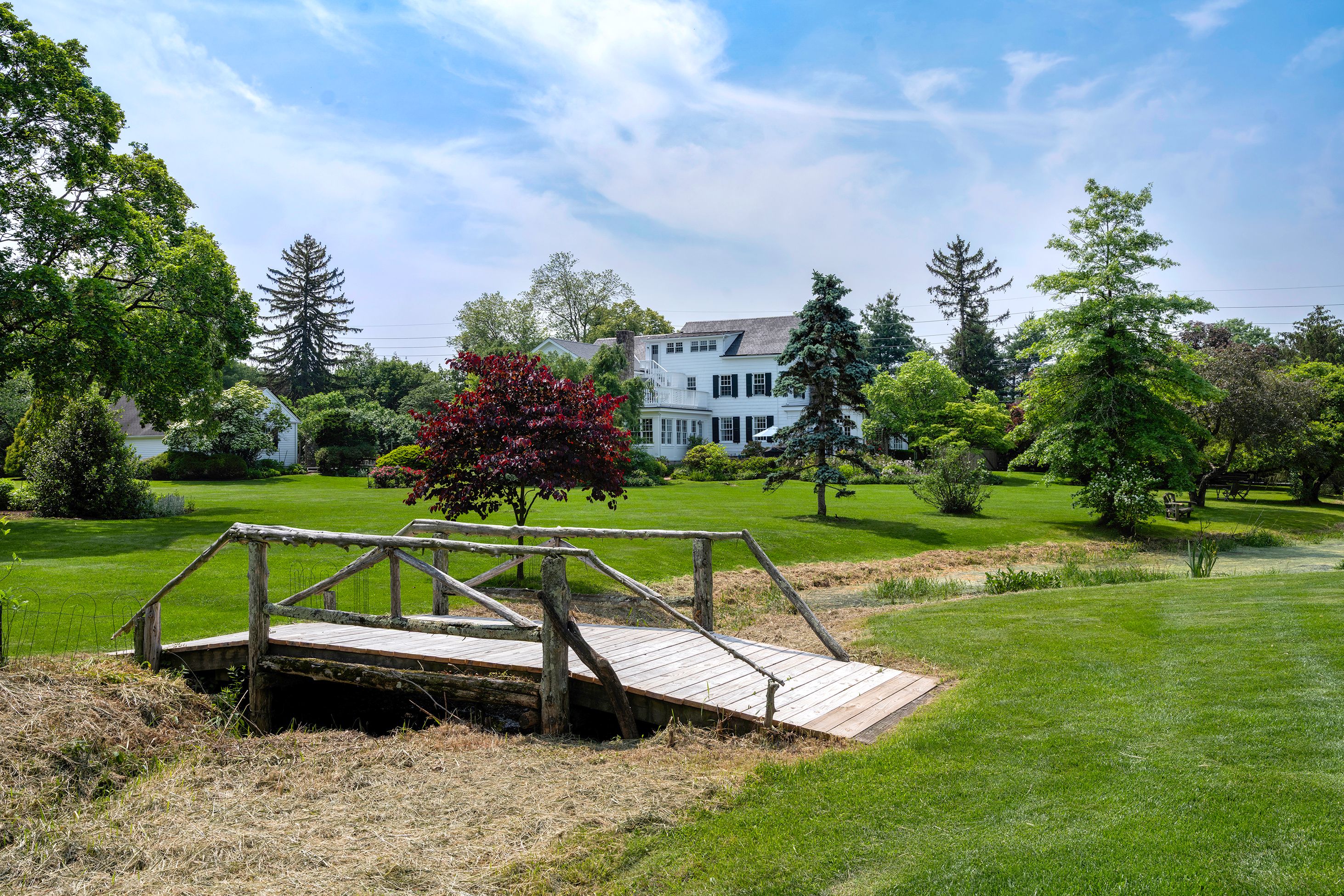  Gracefully Expanded Colonial Home on Picture-Perfect Grounds - 物件實景