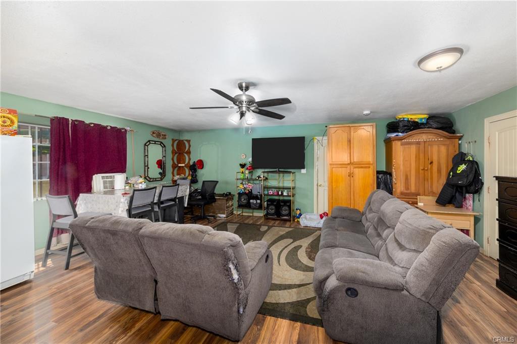 Los Angeles, California, 90011, United States, 6 Bedrooms Bedrooms, ,5 BathroomsBathrooms,Residential,For Sale,1974458