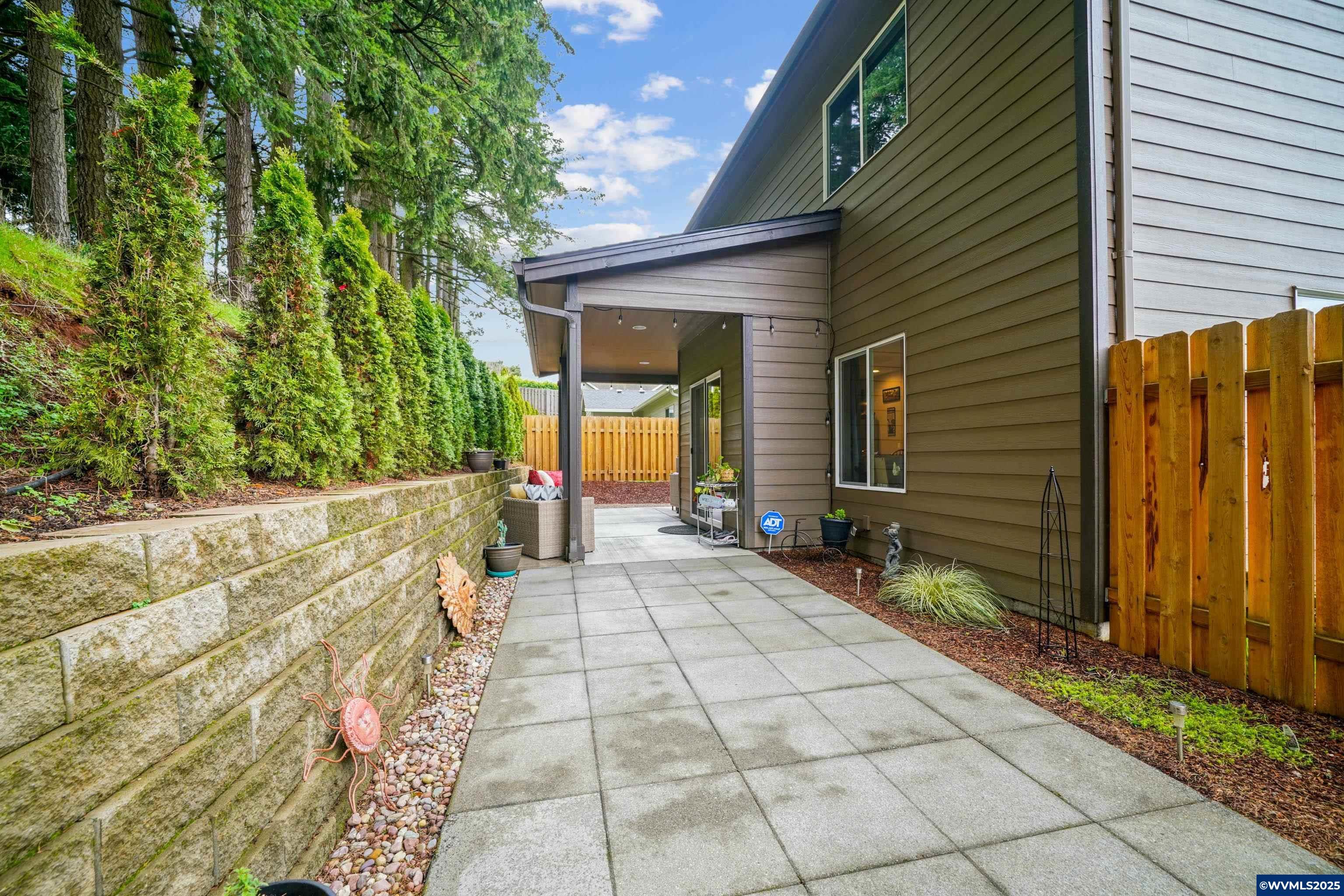Salem, Oregon, 97306, United States, 3 Bedrooms Bedrooms, ,3 BathroomsBathrooms,Residential,For Sale,1891858